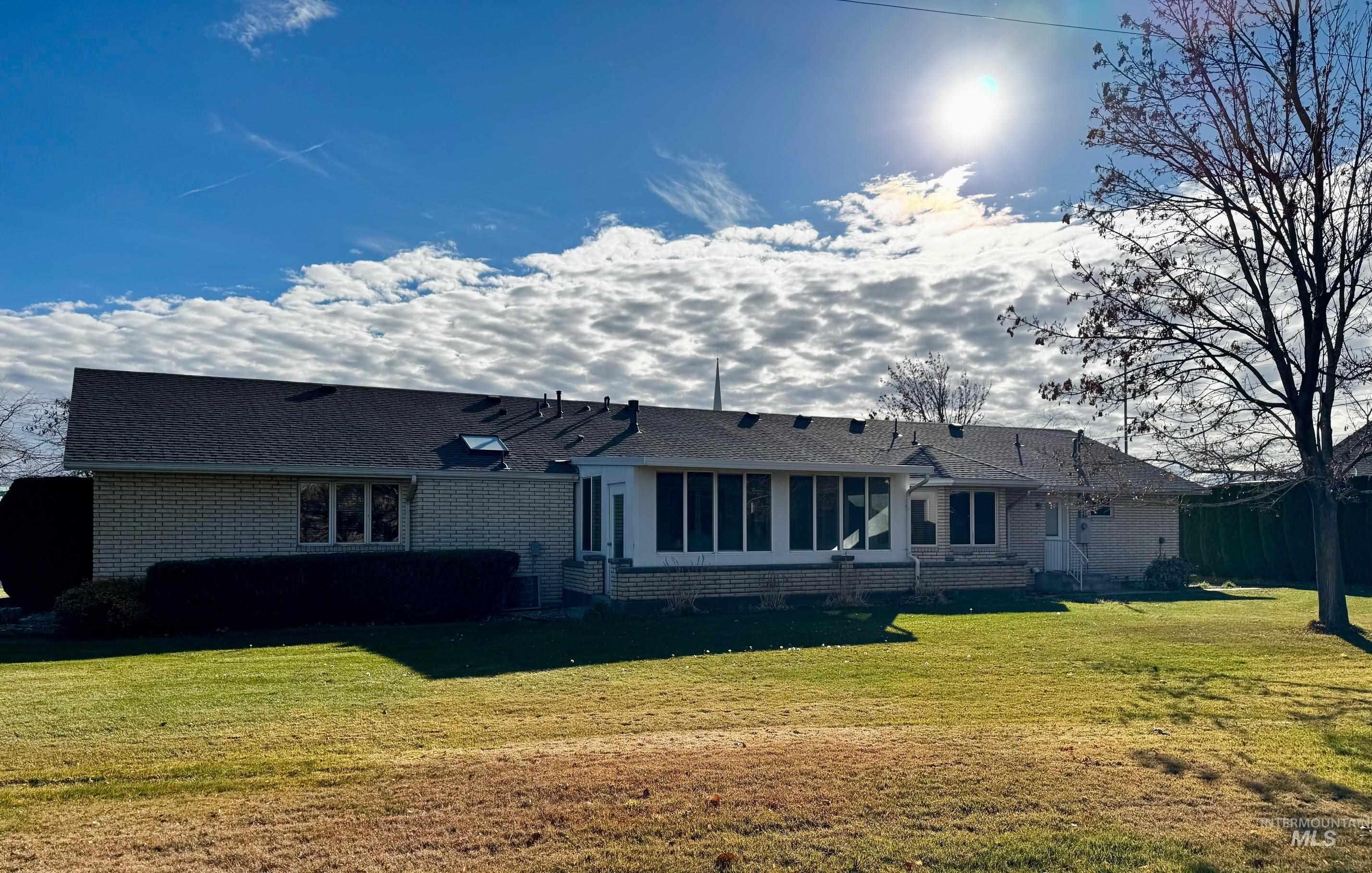1142 Fairview Ave, Rupert, Idaho 83350, 3 Bedrooms, 3 Bathrooms, Residential For Sale, Price $434,000, 98968054