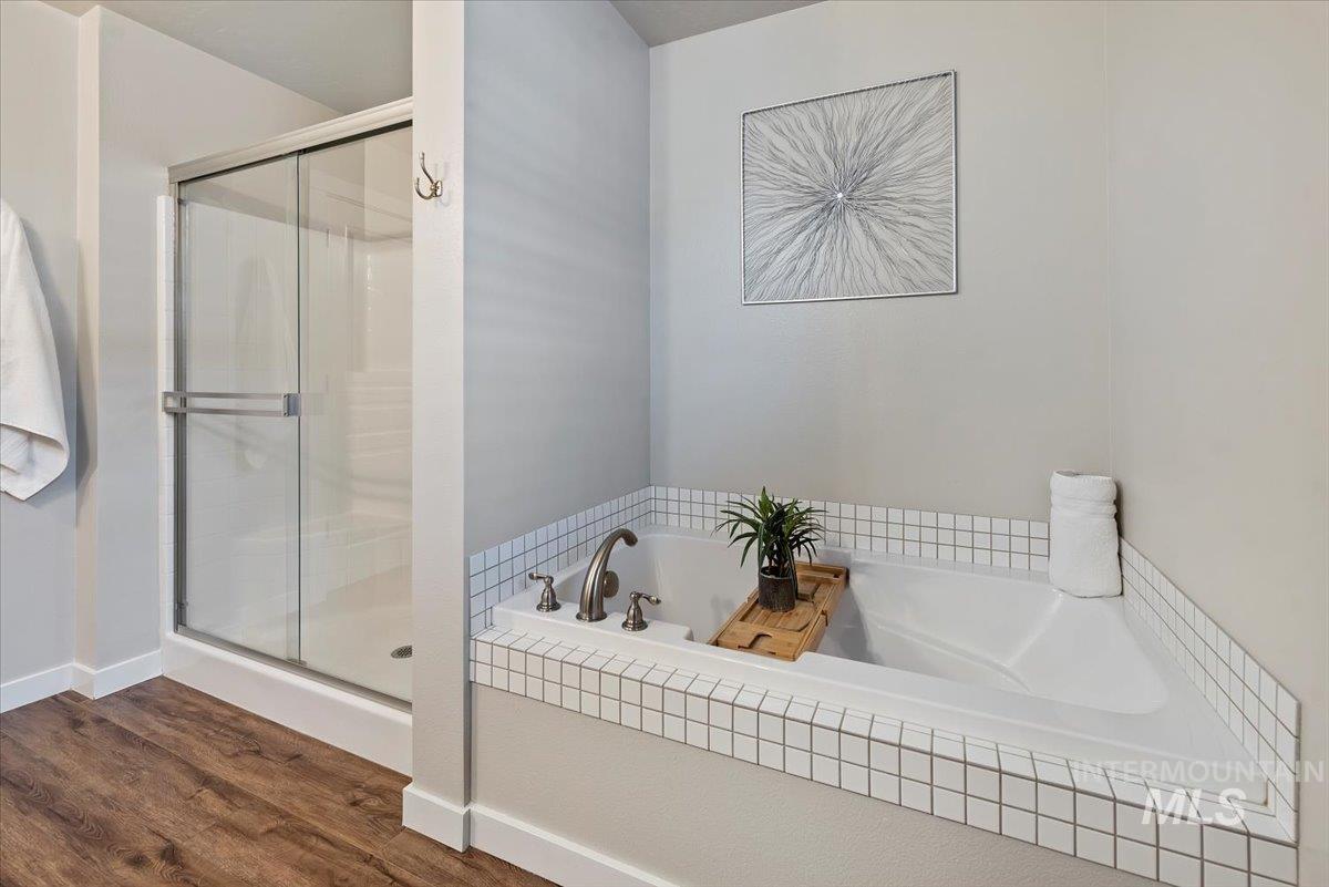 4660 W Everest St, Meridian, Idaho 83646, 3 Bedrooms, 2.5 Bathrooms, Residential For Sale, Price $469,900, 98968055