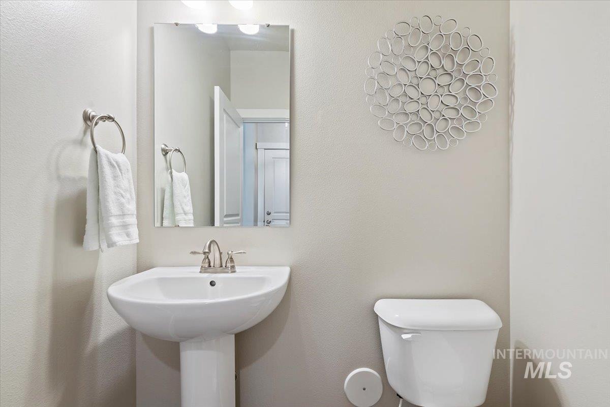 4660 W Everest St, Meridian, Idaho 83646, 3 Bedrooms, 2.5 Bathrooms, Residential For Sale, Price $469,900, 98968055