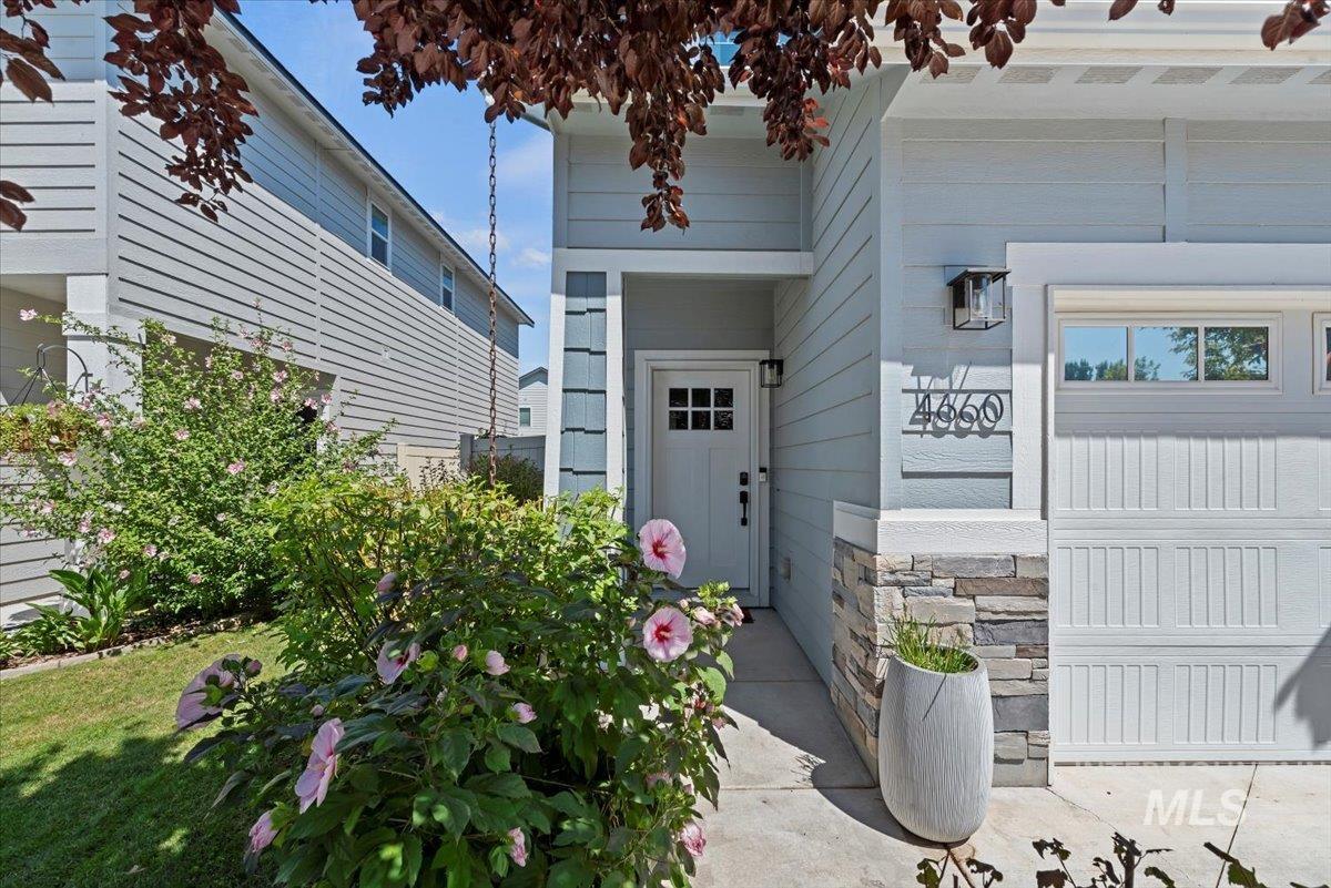 4660 W Everest St, Meridian, Idaho 83646, 3 Bedrooms, 2.5 Bathrooms, Residential For Sale, Price $469,900, 98968055
