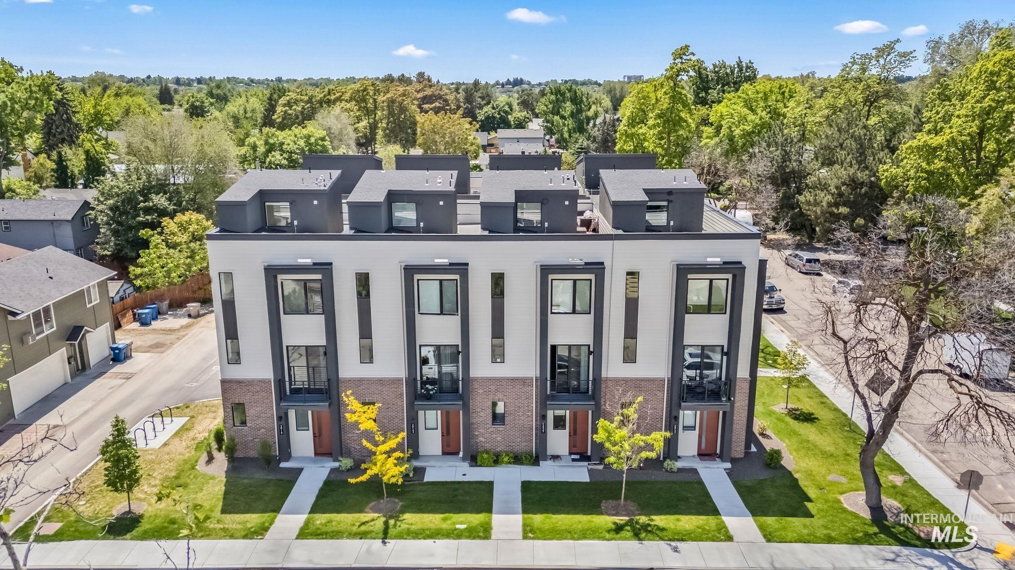 Photo Similar. This is the front building.