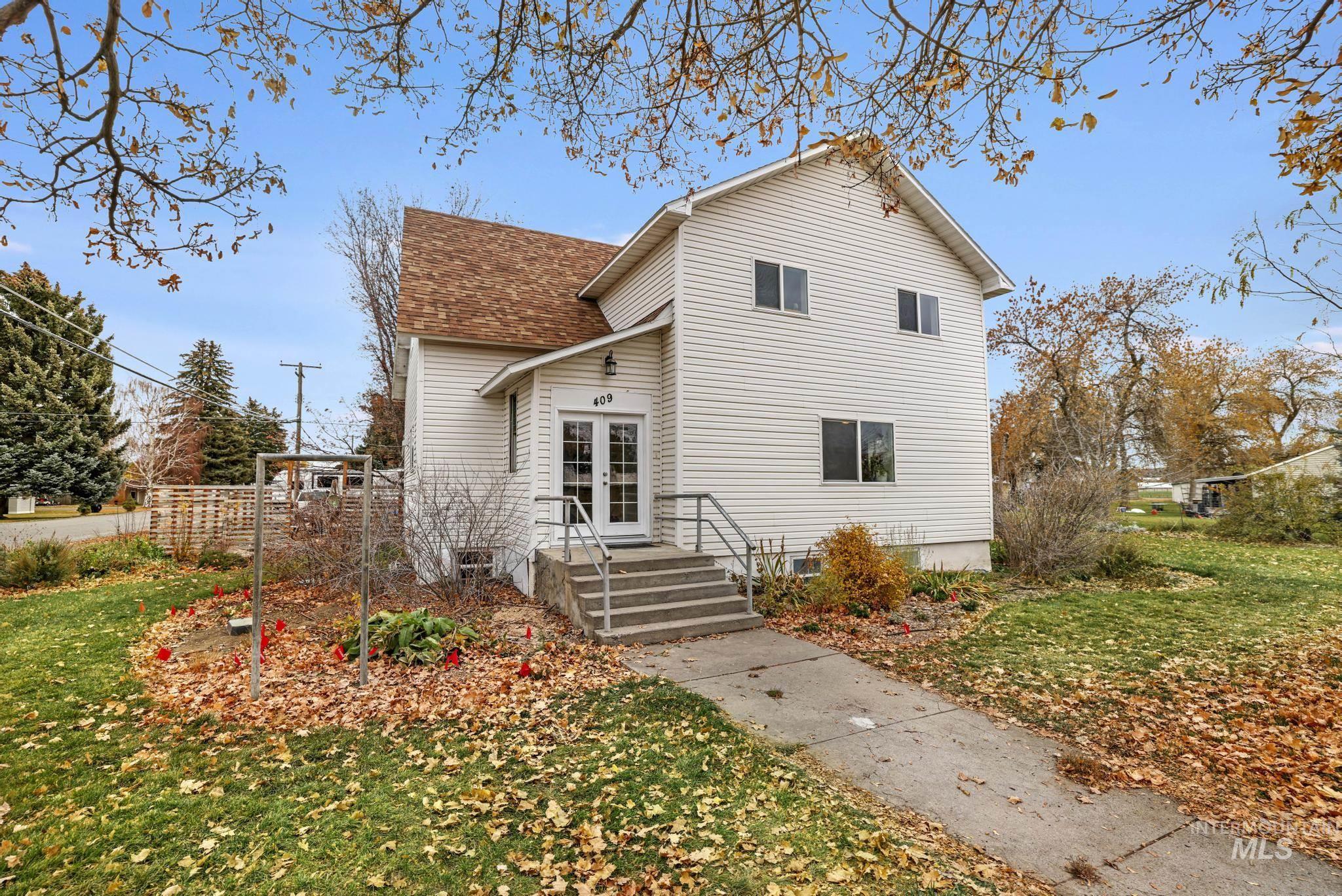 409 1st St E, Hansen, Idaho 83334, 5 Bedrooms, 3 Bathrooms, Residential For Sale, Price $450,000, 98968068