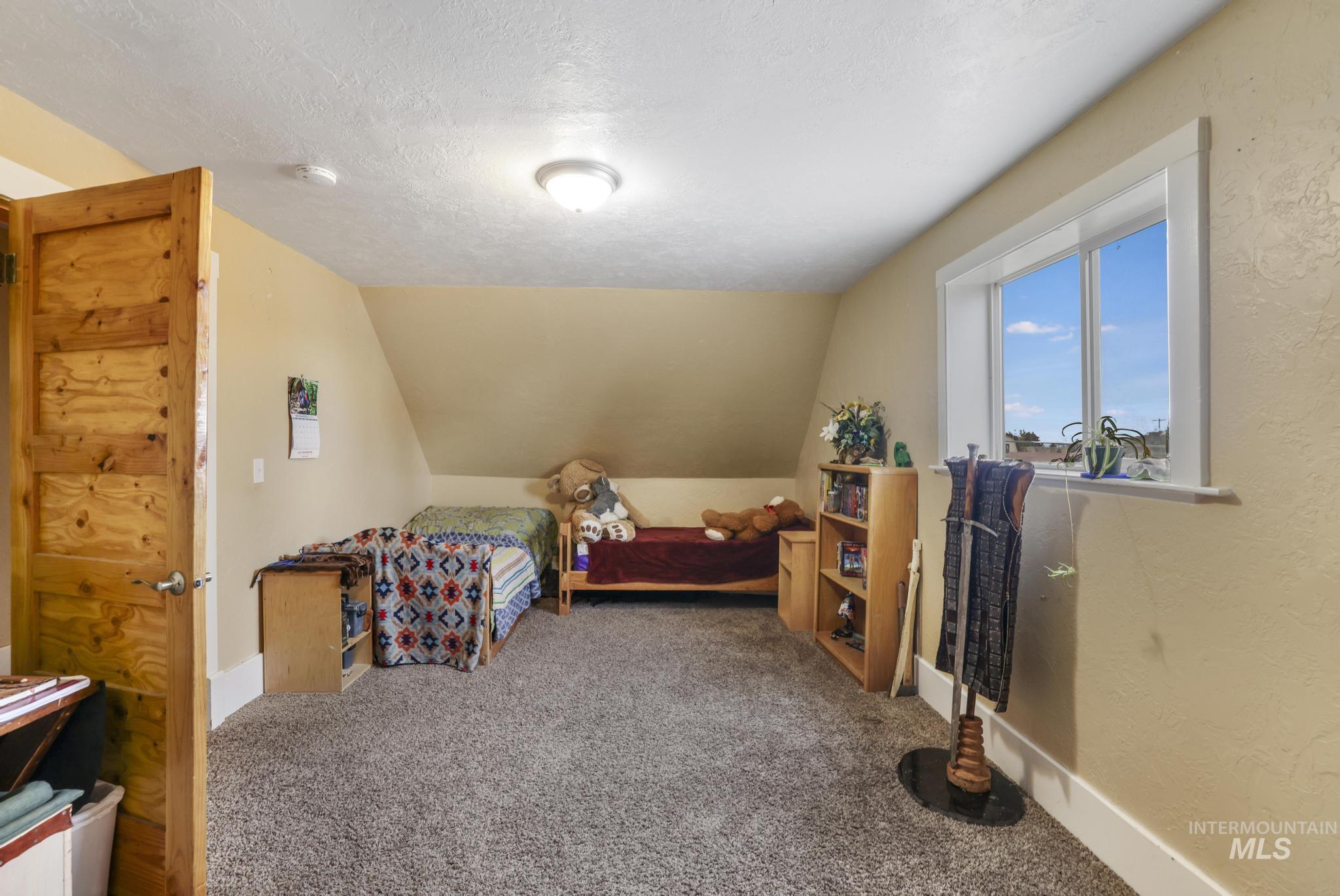 409 1st St E, Hansen, Idaho 83334, 5 Bedrooms, 3 Bathrooms, Residential For Sale, Price $450,000, 98968068