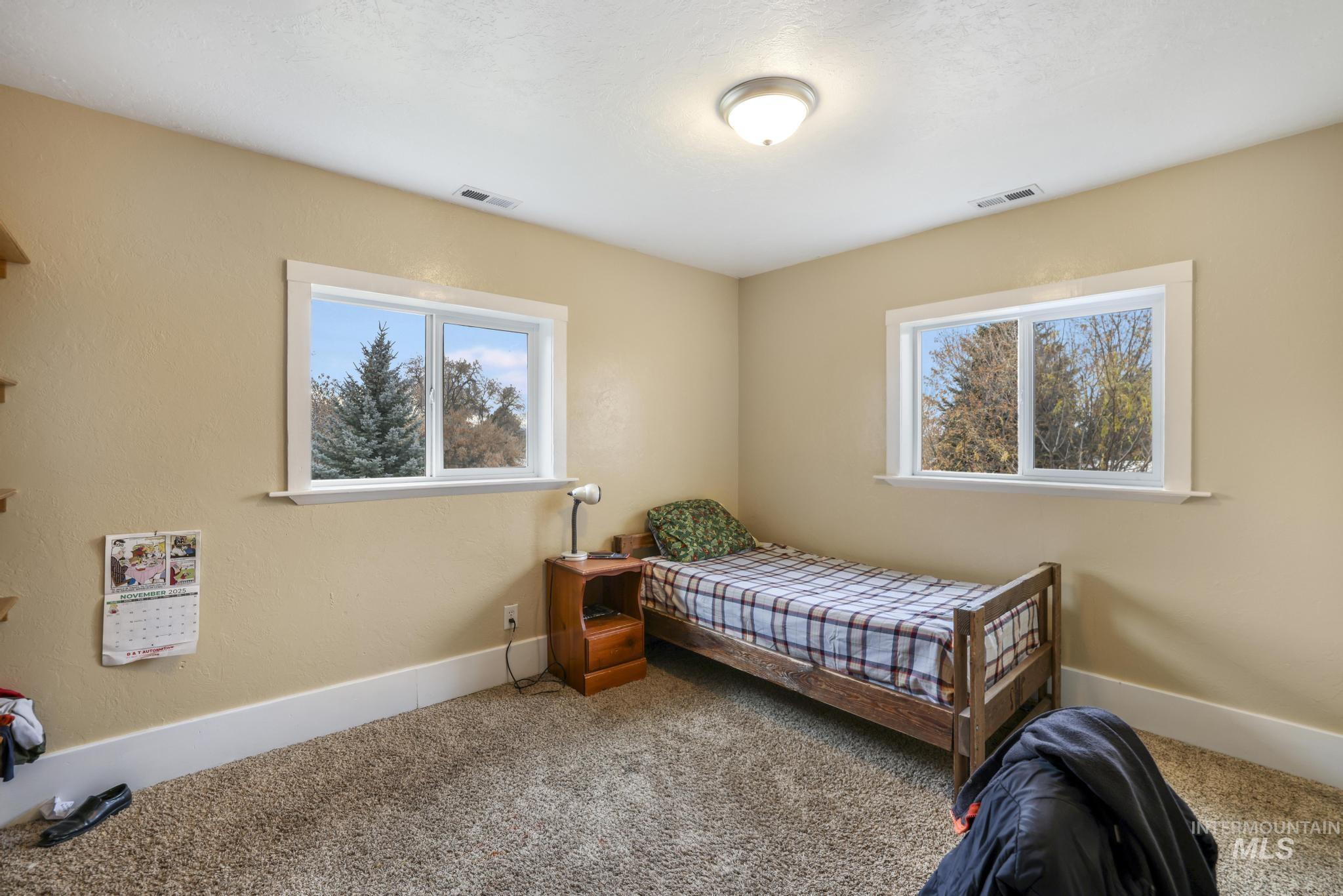 409 1st St E, Hansen, Idaho 83334, 5 Bedrooms, 3 Bathrooms, Residential For Sale, Price $450,000, 98968068