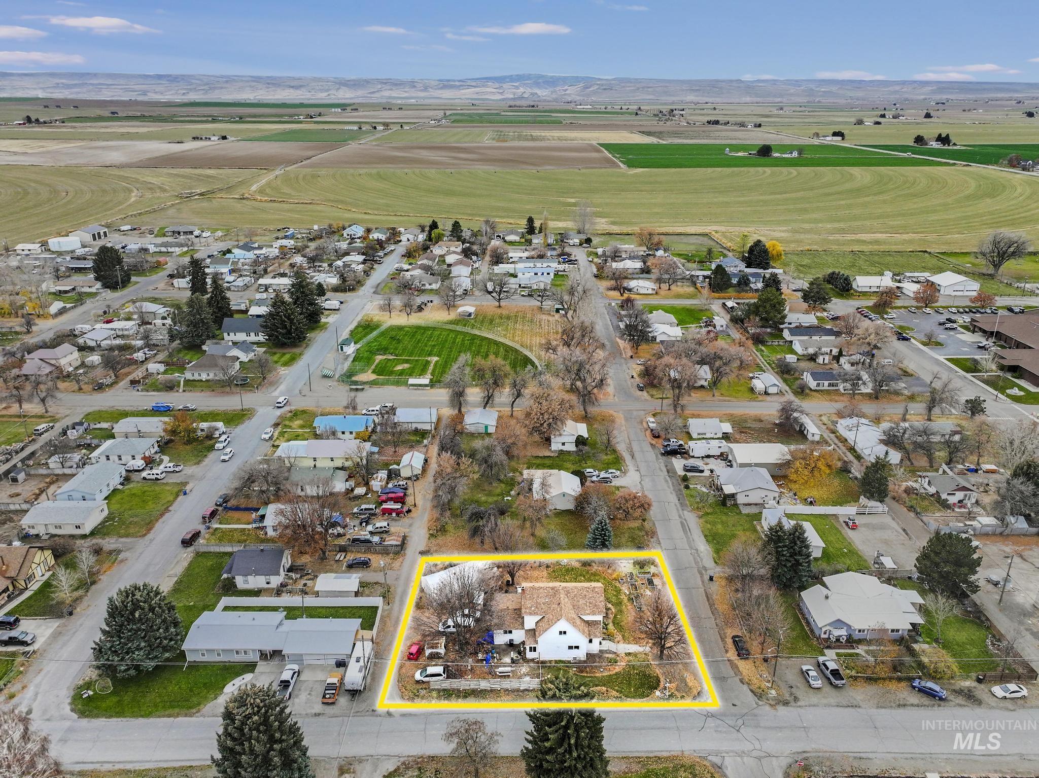 409 1st St E, Hansen, Idaho 83334, 5 Bedrooms, 3 Bathrooms, Residential For Sale, Price $450,000, 98968068