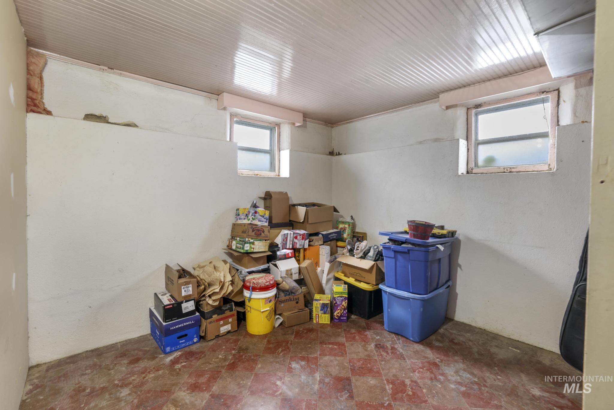 409 1st St E, Hansen, Idaho 83334, 5 Bedrooms, 3 Bathrooms, Residential For Sale, Price $450,000, 98968068