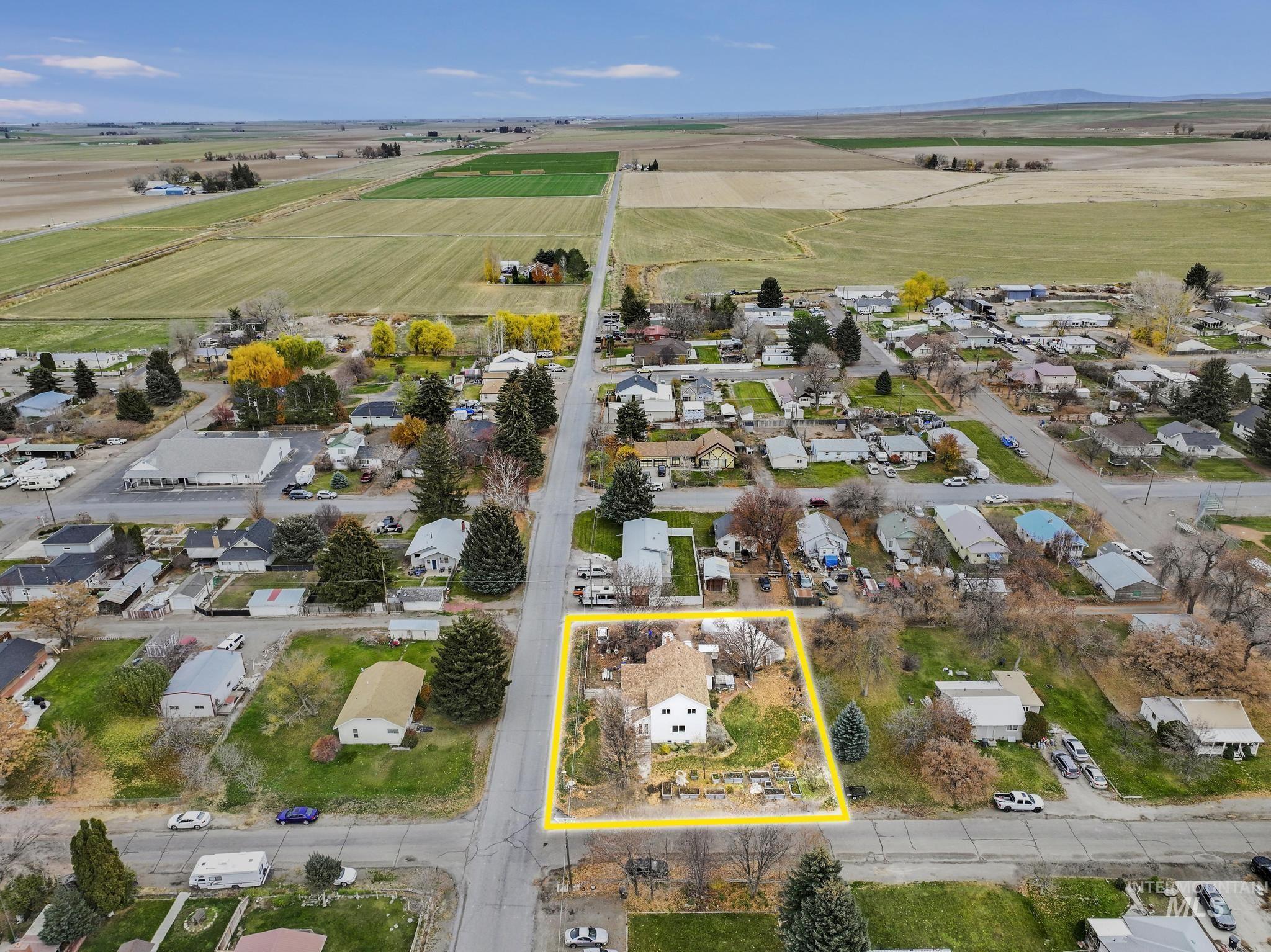 409 1st St E, Hansen, Idaho 83334, 5 Bedrooms, 3 Bathrooms, Residential For Sale, Price $450,000, 98968068