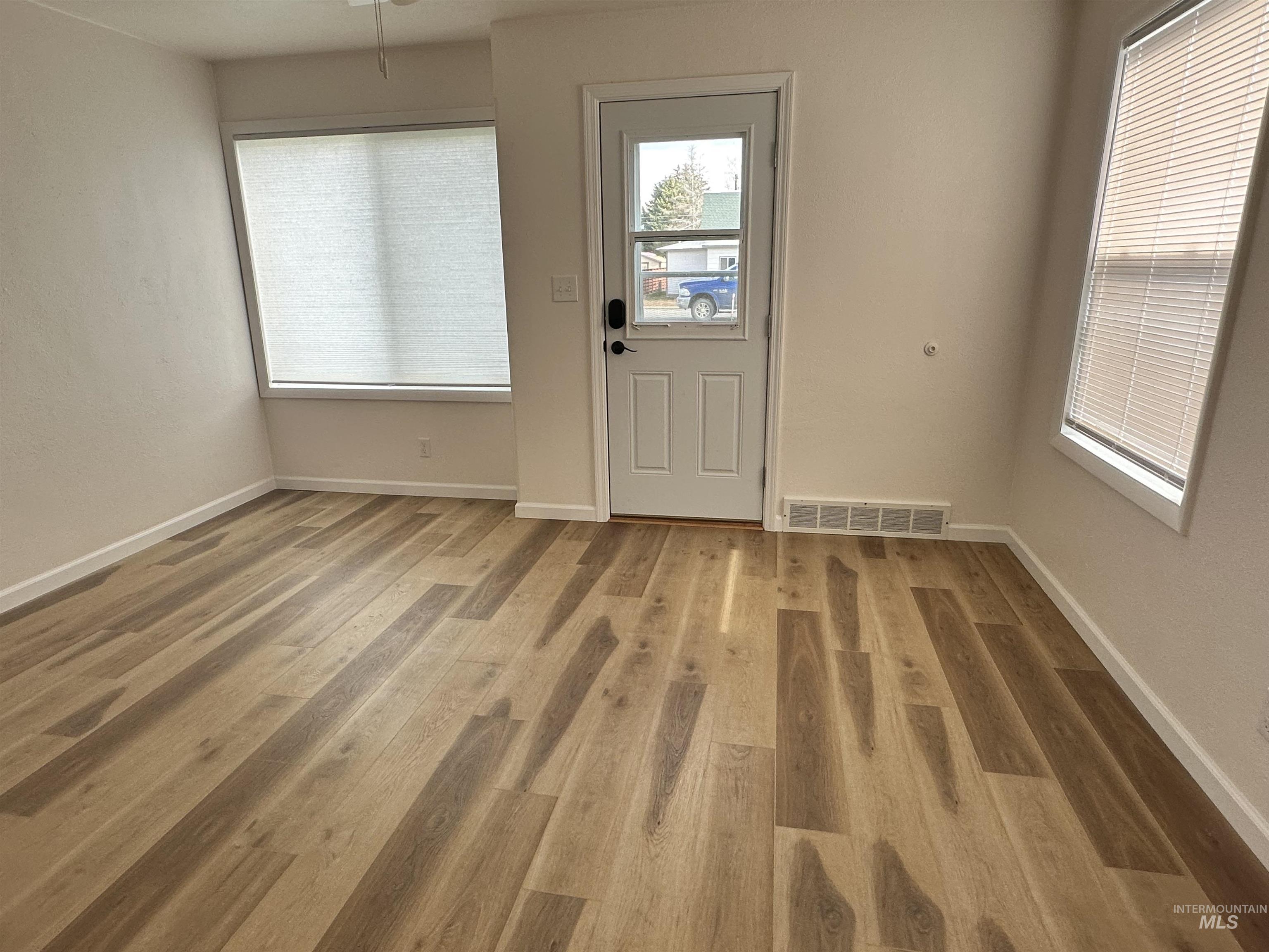 217 & 219 Oregon St, Gooding, Idaho 83330, 2 Bedrooms, 1 Bathroom, Residential Income For Sale, Price $315,000, 98968077