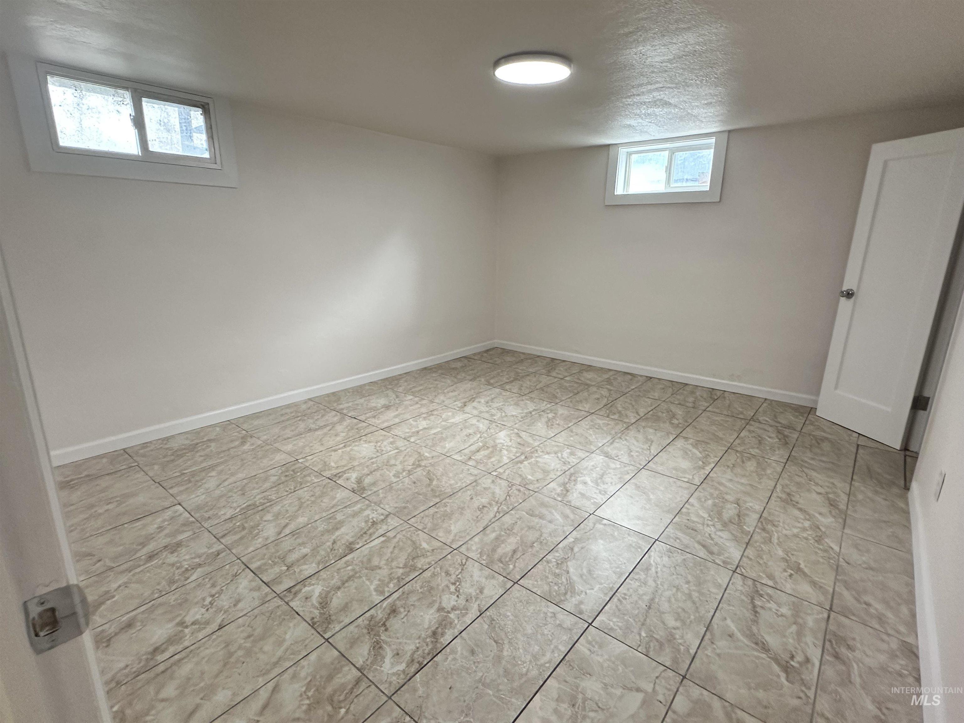 217 & 219 Oregon St, Gooding, Idaho 83330, 2 Bedrooms, 1 Bathroom, Residential Income For Sale, Price $315,000, 98968077