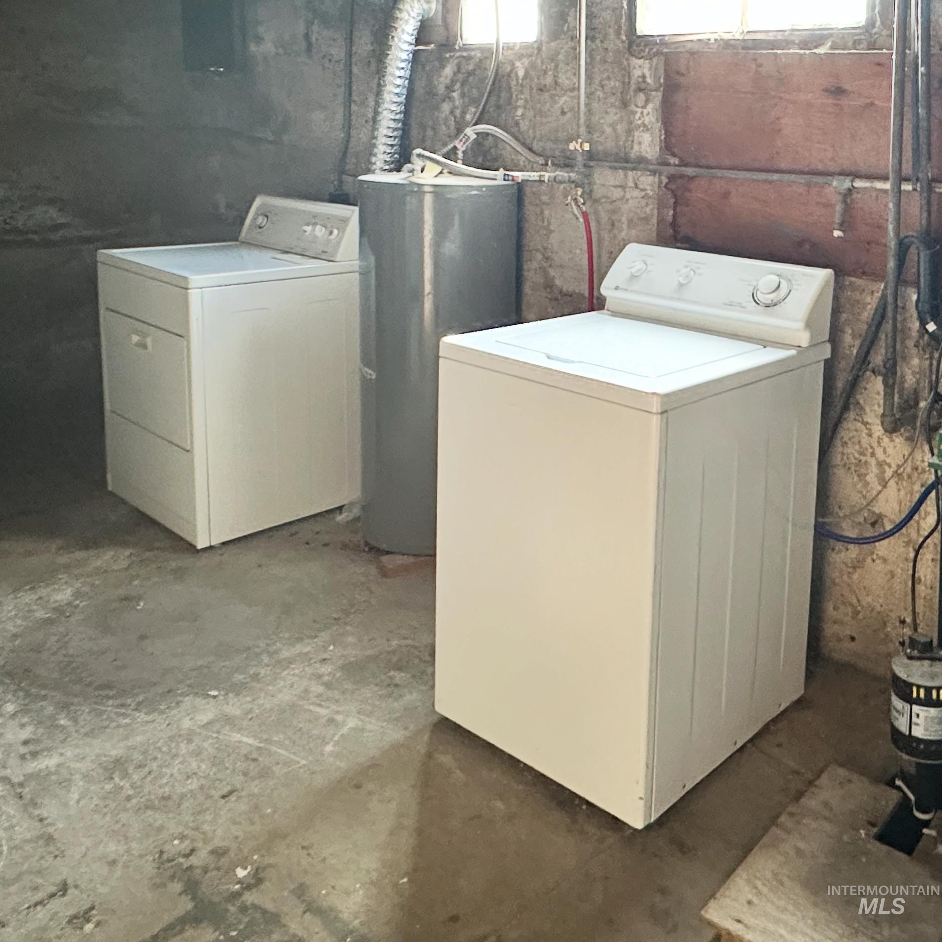 217 & 219 Oregon St, Gooding, Idaho 83330, 2 Bedrooms, 1 Bathroom, Residential Income For Sale, Price $315,000, 98968077