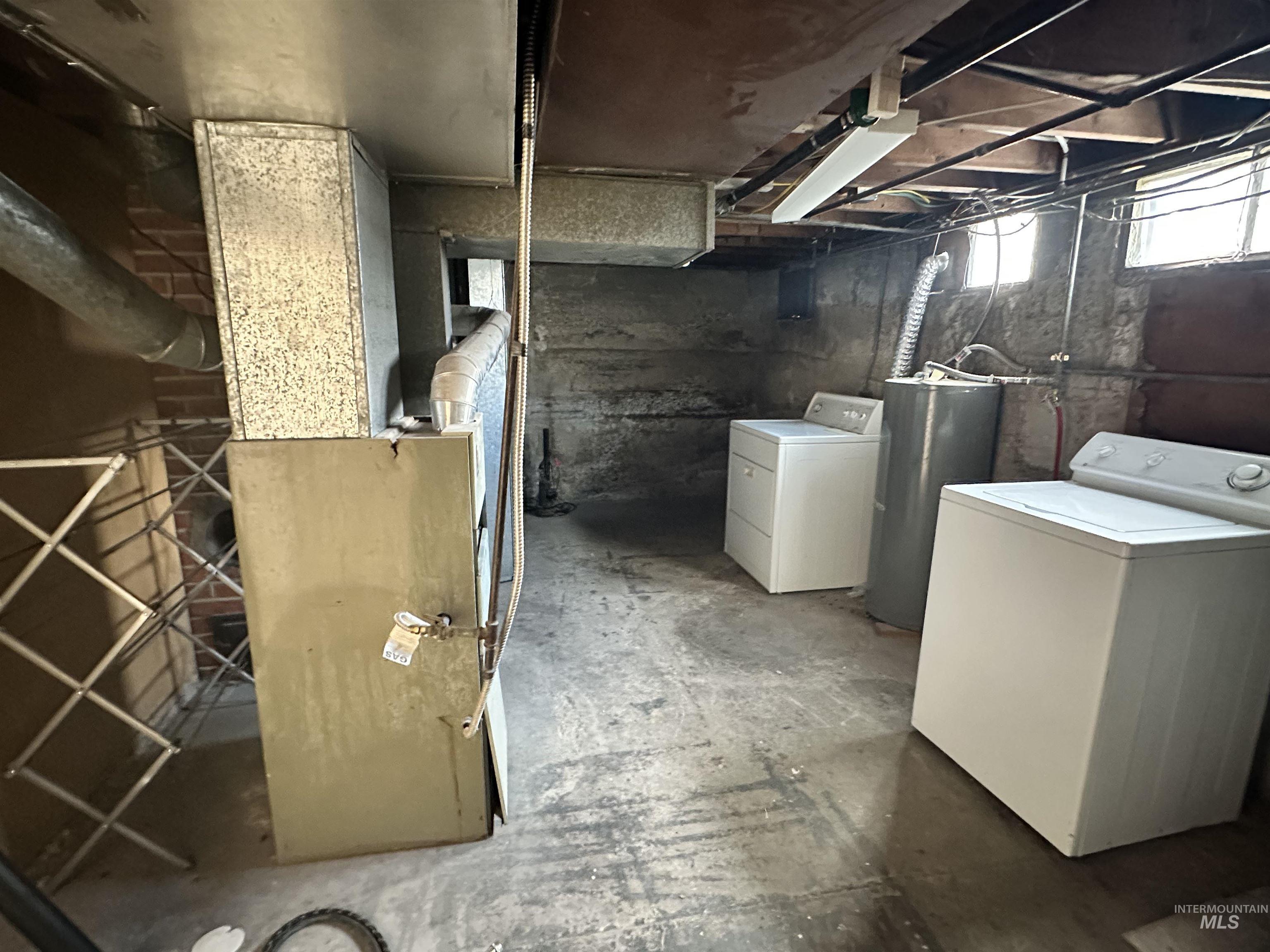 217 & 219 Oregon St, Gooding, Idaho 83330, 2 Bedrooms, 1 Bathroom, Residential Income For Sale, Price $315,000, 98968077