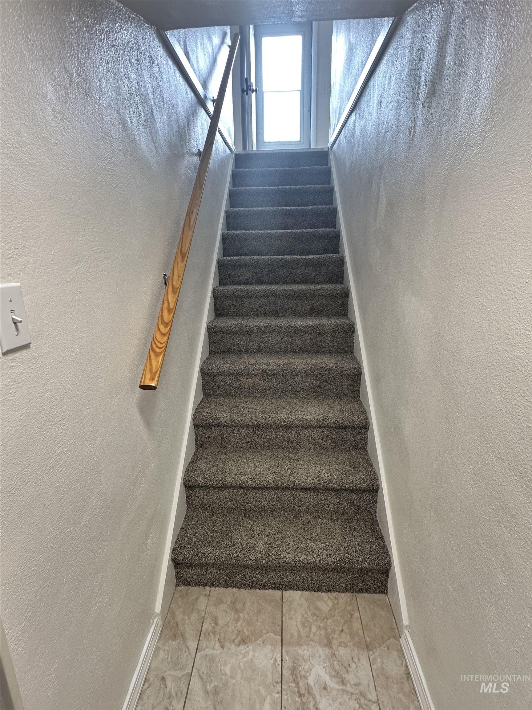 217 & 219 Oregon St, Gooding, Idaho 83330, 2 Bedrooms, 1 Bathroom, Residential Income For Sale, Price $315,000, 98968077