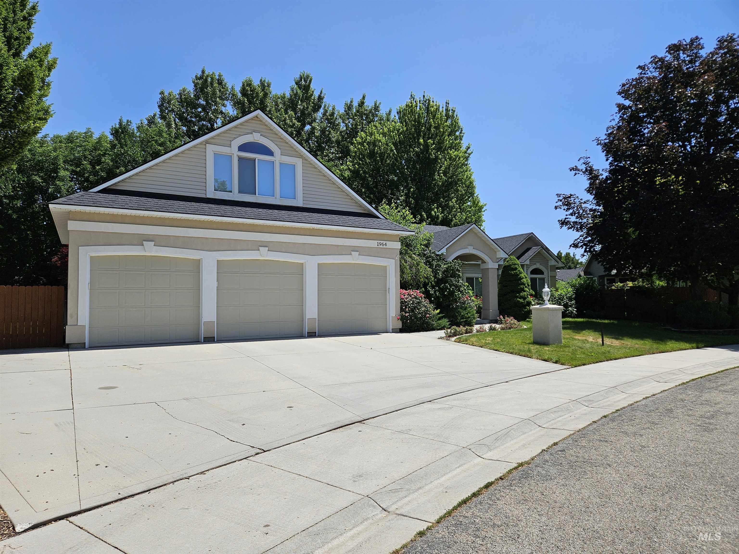 1964 E Summercove Dr, Meridian, Idaho 83646, 4 Bedrooms, 3.5 Bathrooms, Residential For Sale, Price $865,000, 98968084