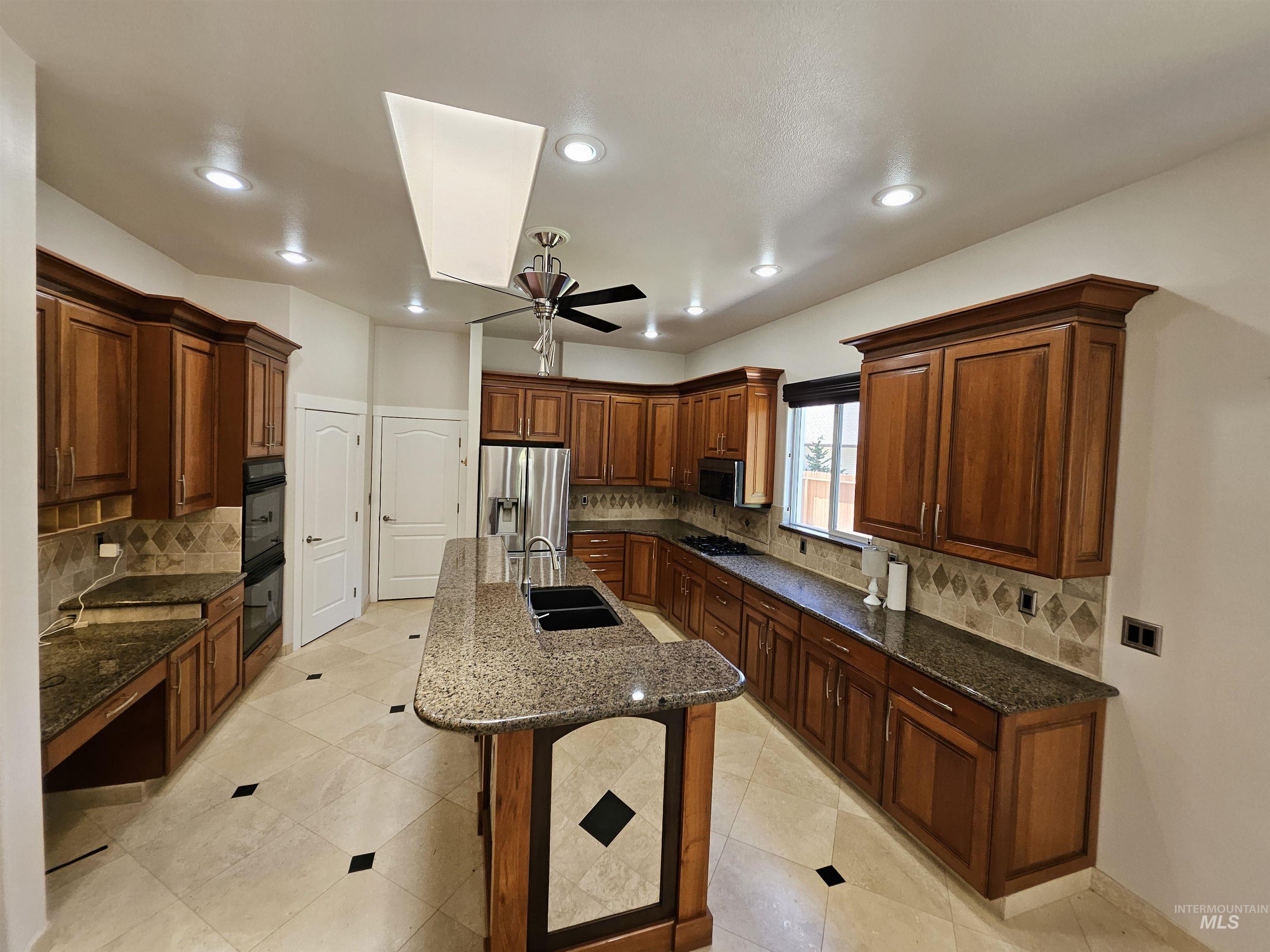 1964 E Summercove Dr, Meridian, Idaho 83646, 4 Bedrooms, 3.5 Bathrooms, Residential For Sale, Price $865,000, 98968084