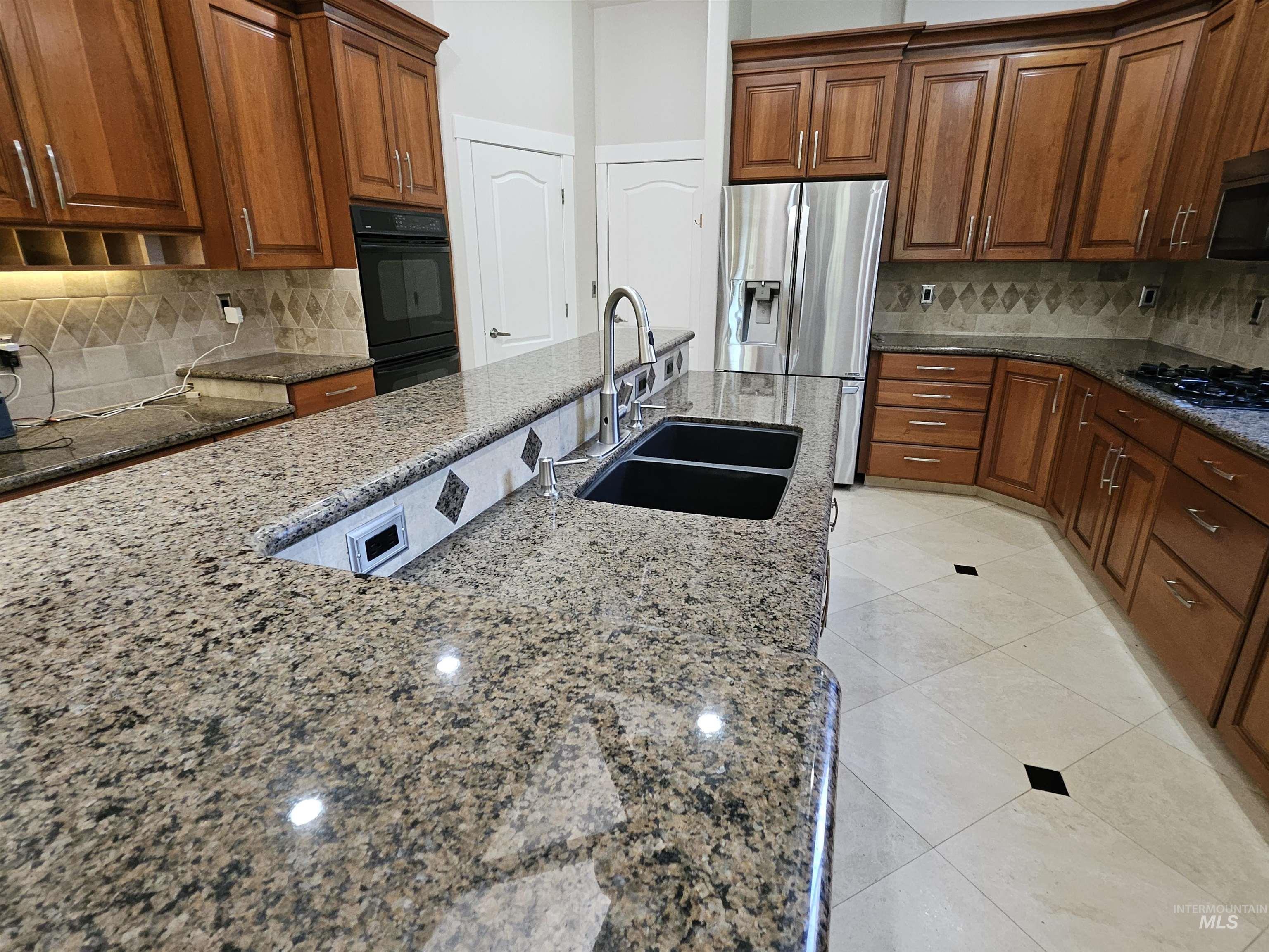 1964 E Summercove Dr, Meridian, Idaho 83646, 4 Bedrooms, 3.5 Bathrooms, Residential For Sale, Price $865,000, 98968084