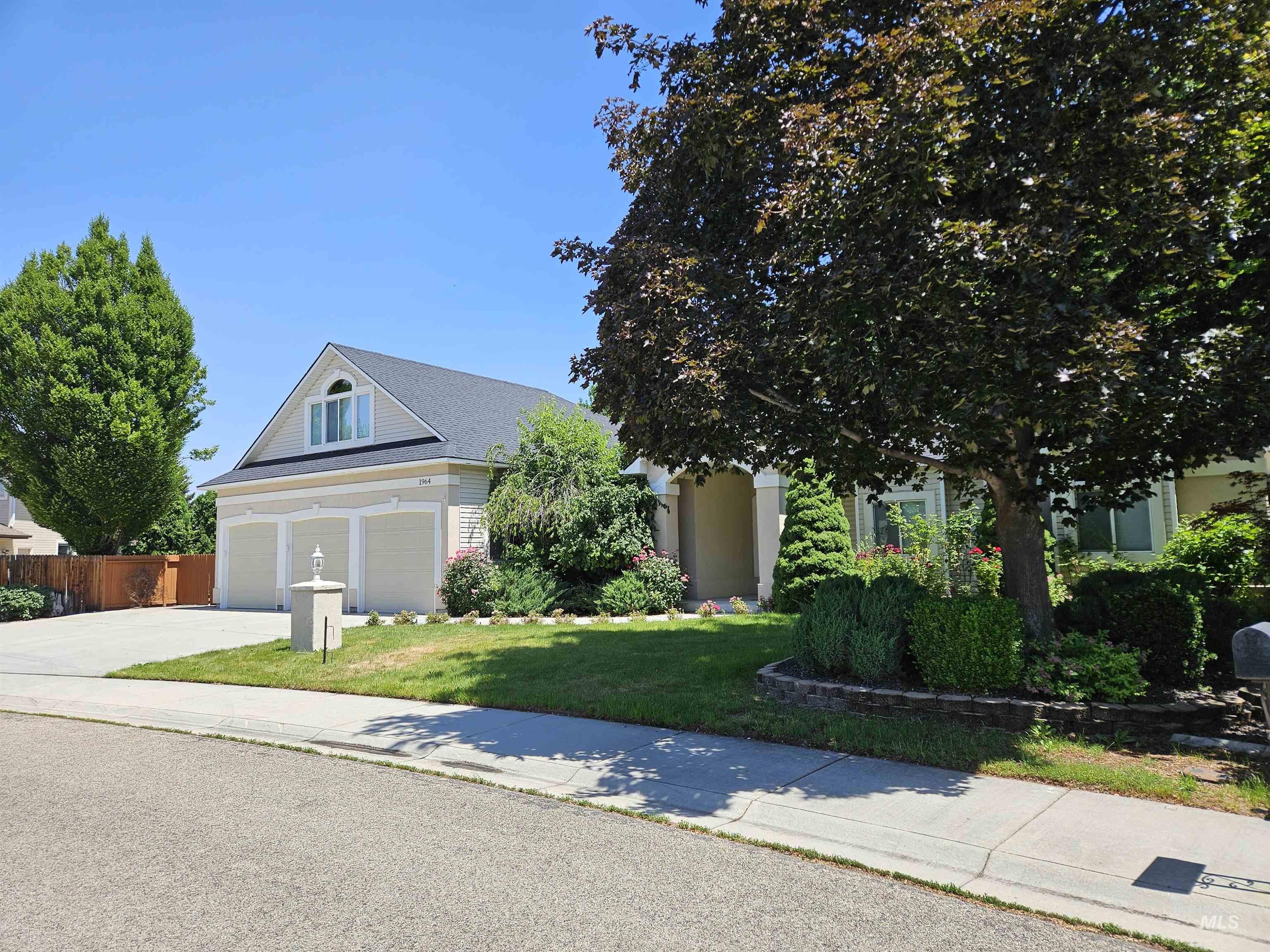 1964 E Summercove Dr, Meridian, Idaho 83646, 4 Bedrooms, 3.5 Bathrooms, Residential For Sale, Price $865,000, 98968084