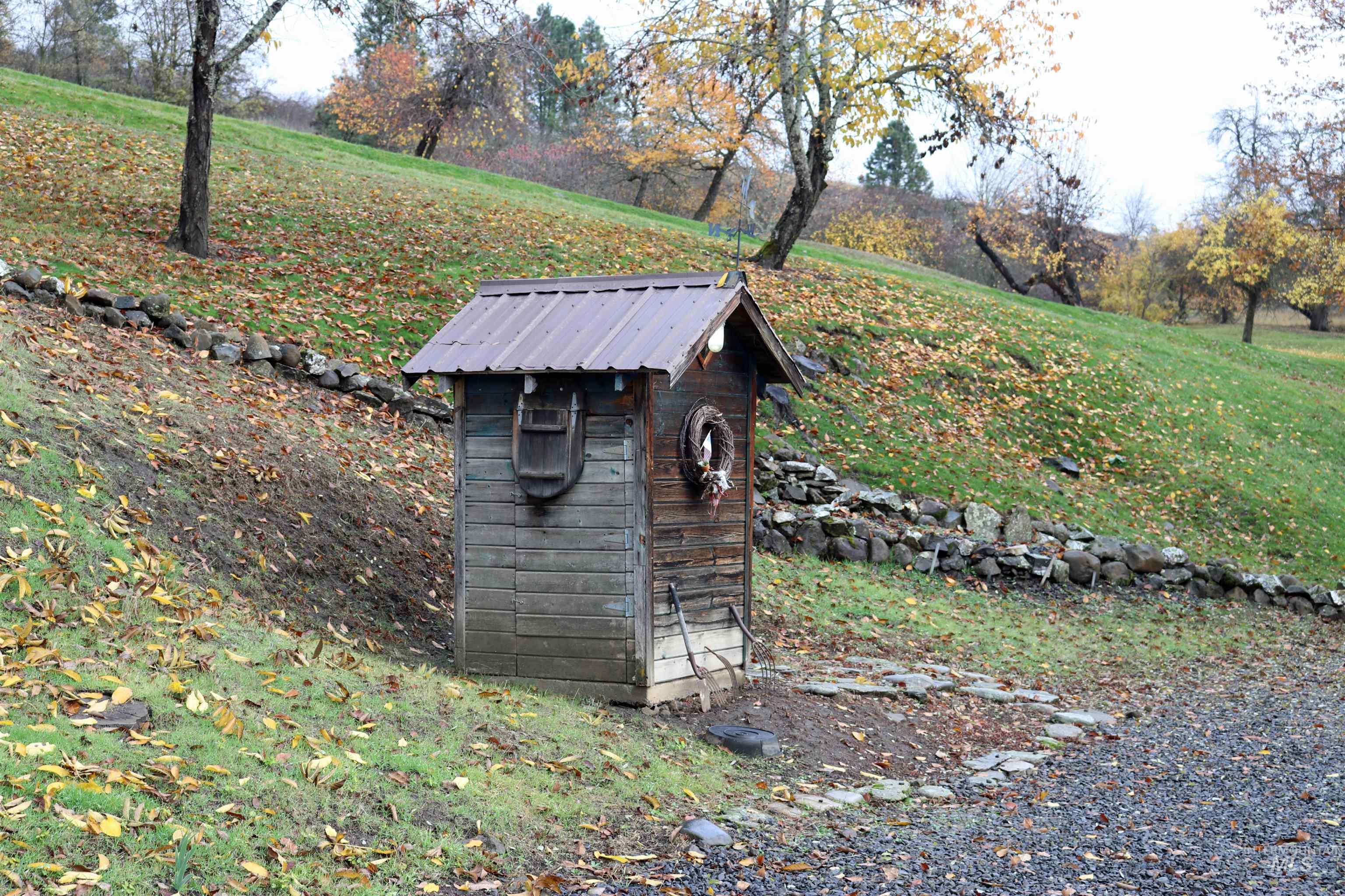 20044 Orchard Lane, Lenore, Idaho 83541, 2 Bedrooms, 2 Bathrooms, Residential For Sale, Price $850,000, 98968090