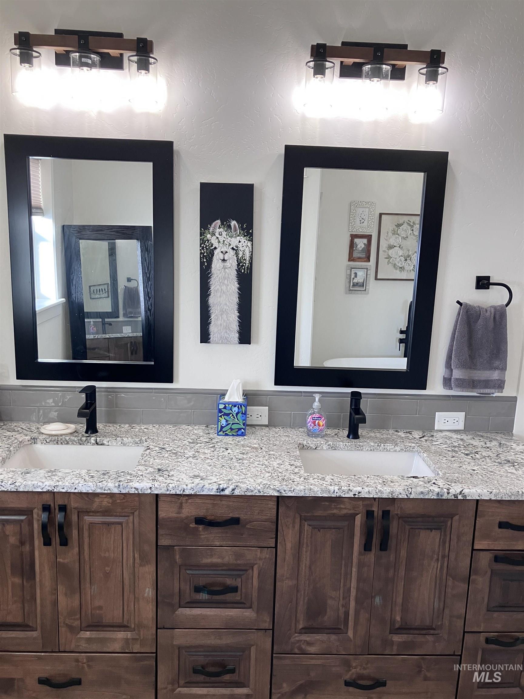 4089 N 2280 E, Filer, Idaho 83328, 5 Bedrooms, 3 Bathrooms, Residential For Sale, Price $899,000, 98968091