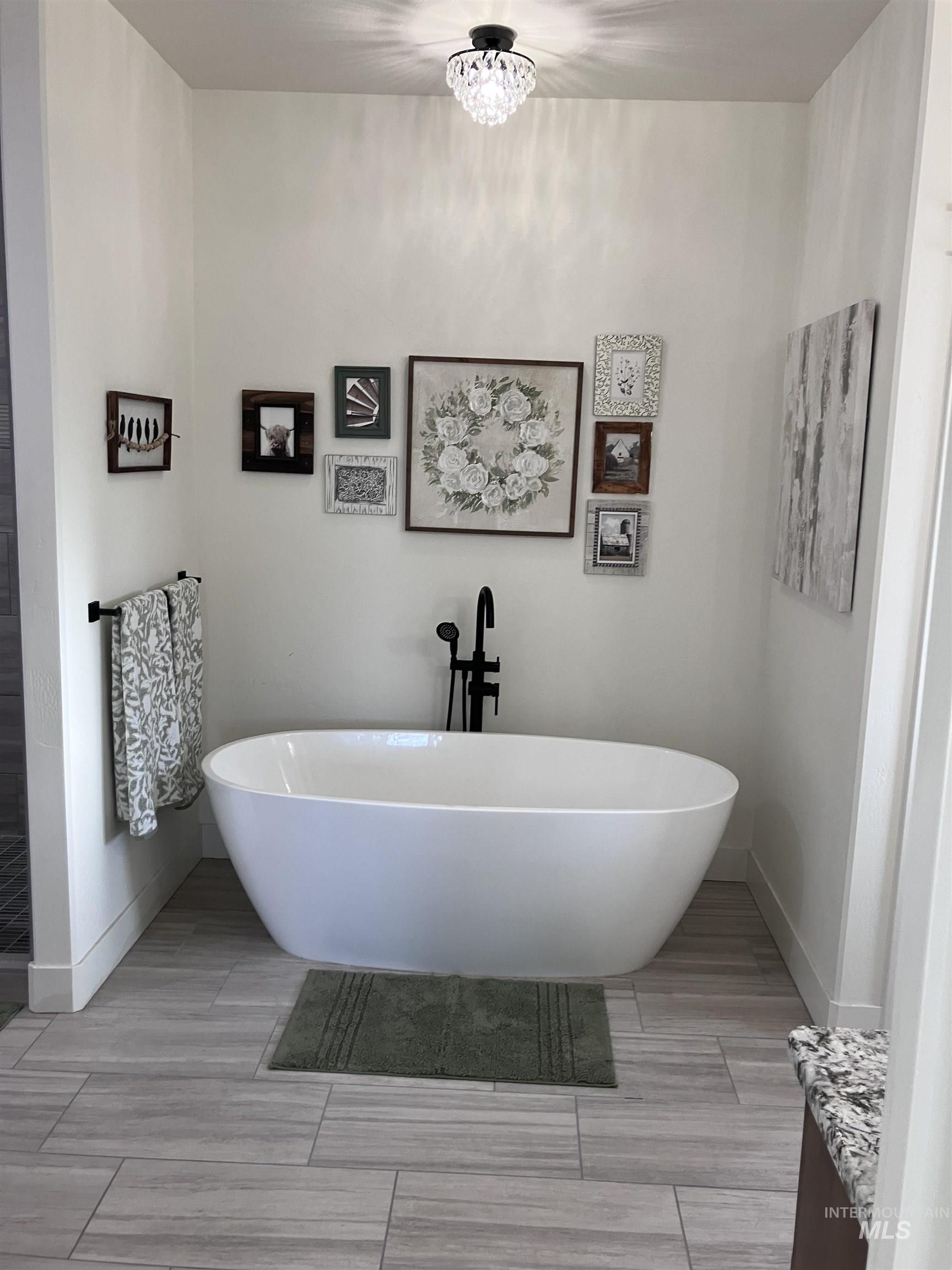 4089 N 2280 E, Filer, Idaho 83328, 5 Bedrooms, 3 Bathrooms, Residential For Sale, Price $899,000, 98968091