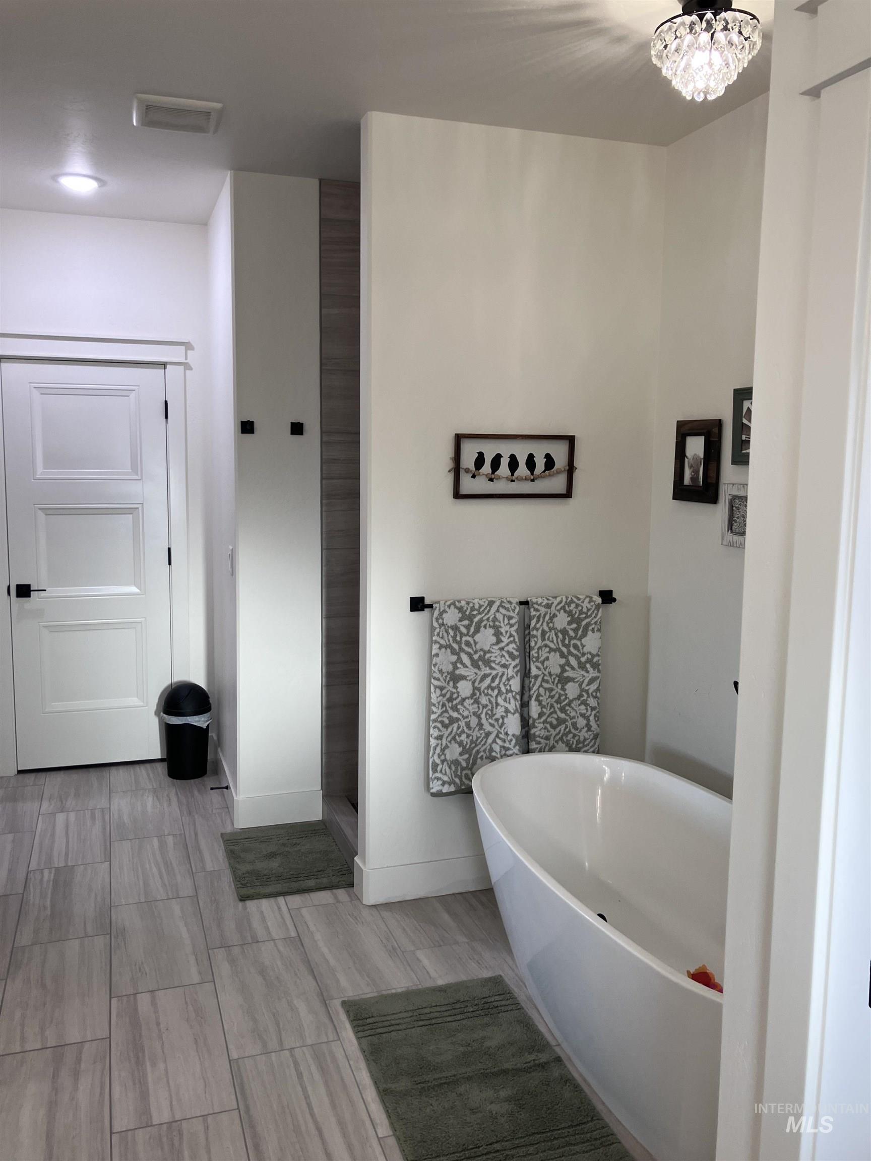 4089 N 2280 E, Filer, Idaho 83328, 5 Bedrooms, 3 Bathrooms, Residential For Sale, Price $899,000, 98968091