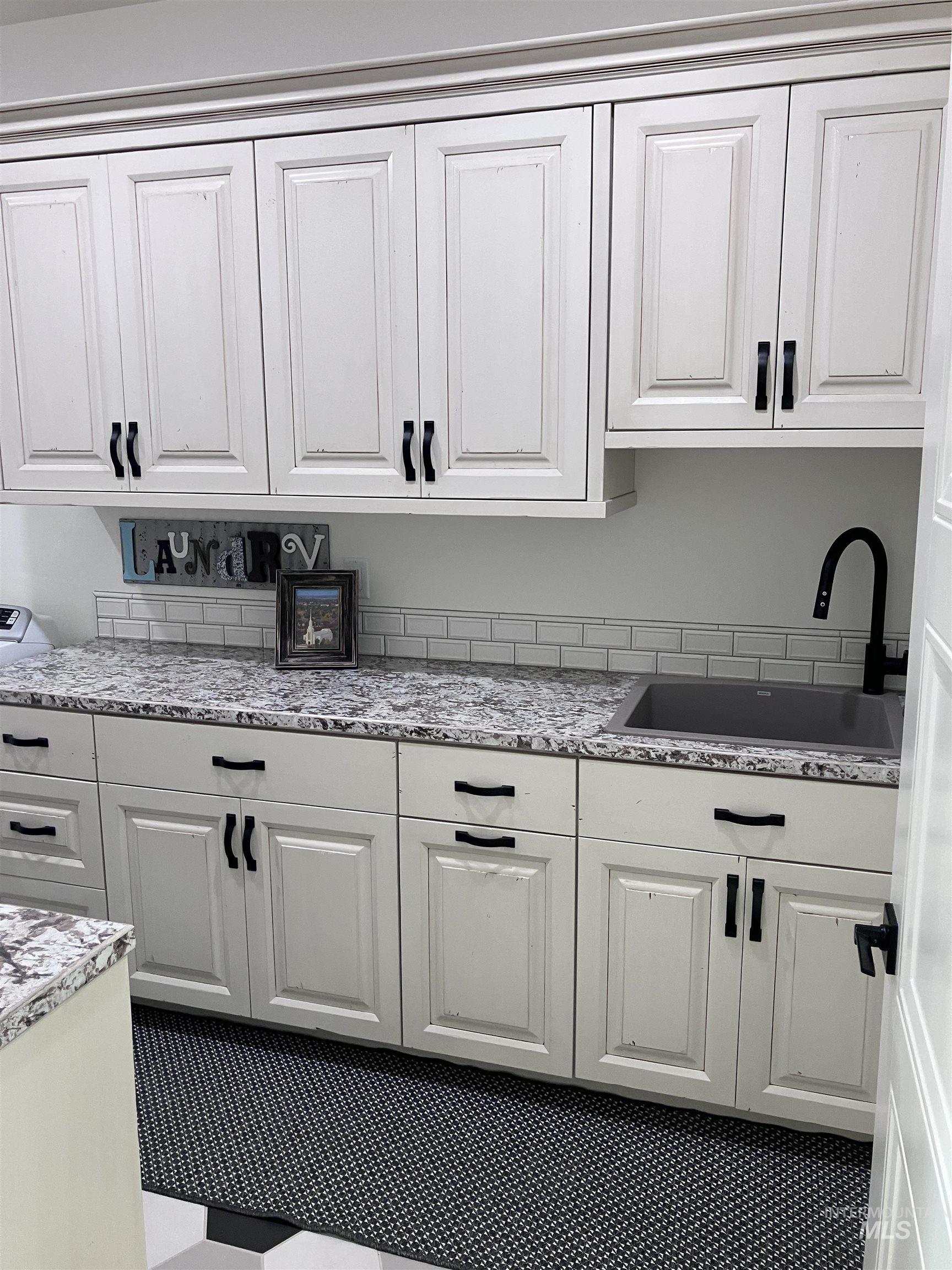 4089 N 2280 E, Filer, Idaho 83328, 5 Bedrooms, 3 Bathrooms, Residential For Sale, Price $899,000, 98968091