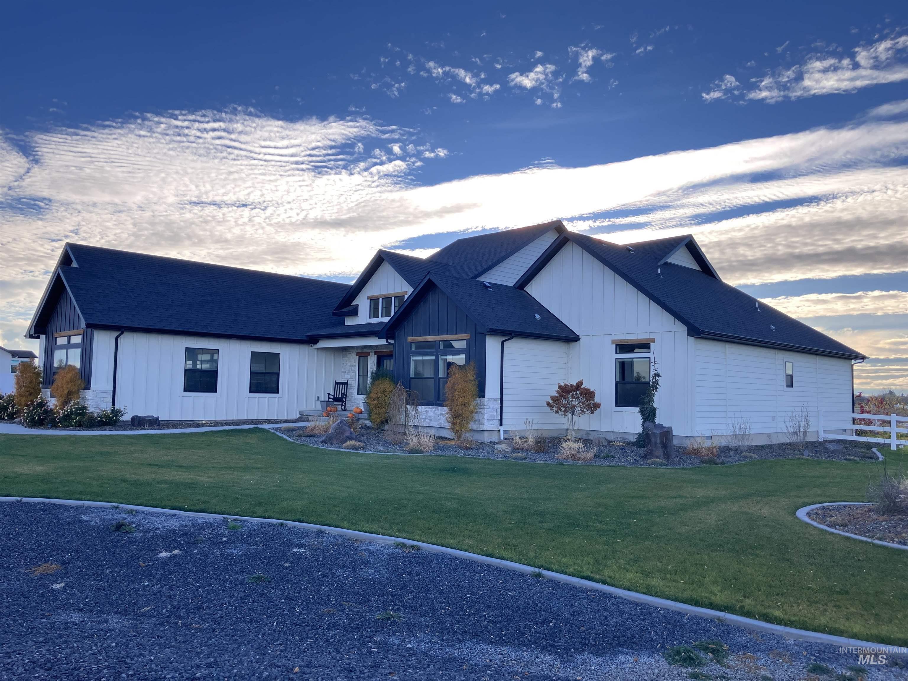 4089 N 2280 E, Filer, Idaho 83328, 5 Bedrooms, 3 Bathrooms, Residential For Sale, Price $899,000, 98968091