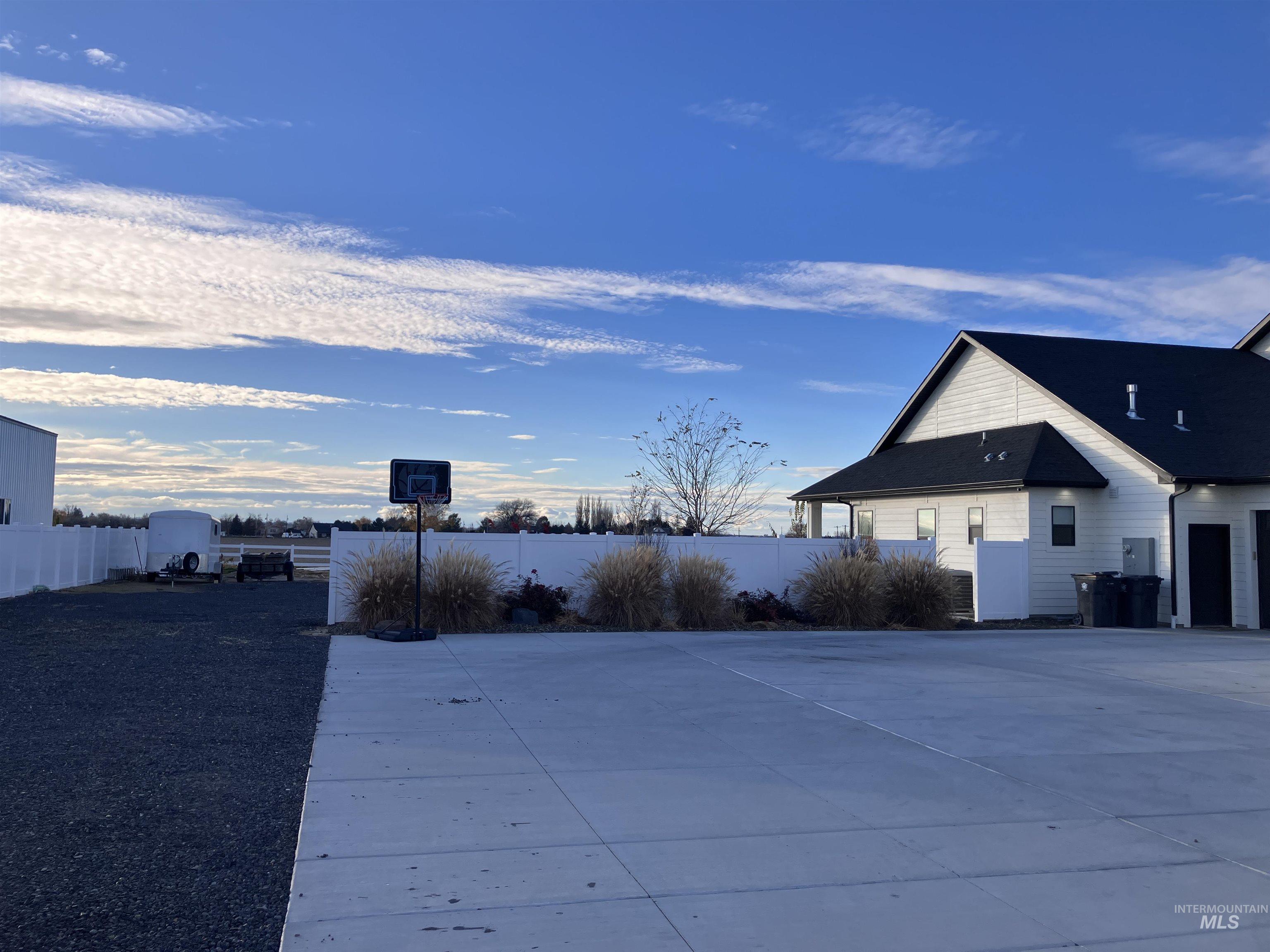 4089 N 2280 E, Filer, Idaho 83328, 5 Bedrooms, 3 Bathrooms, Residential For Sale, Price $899,000, 98968091