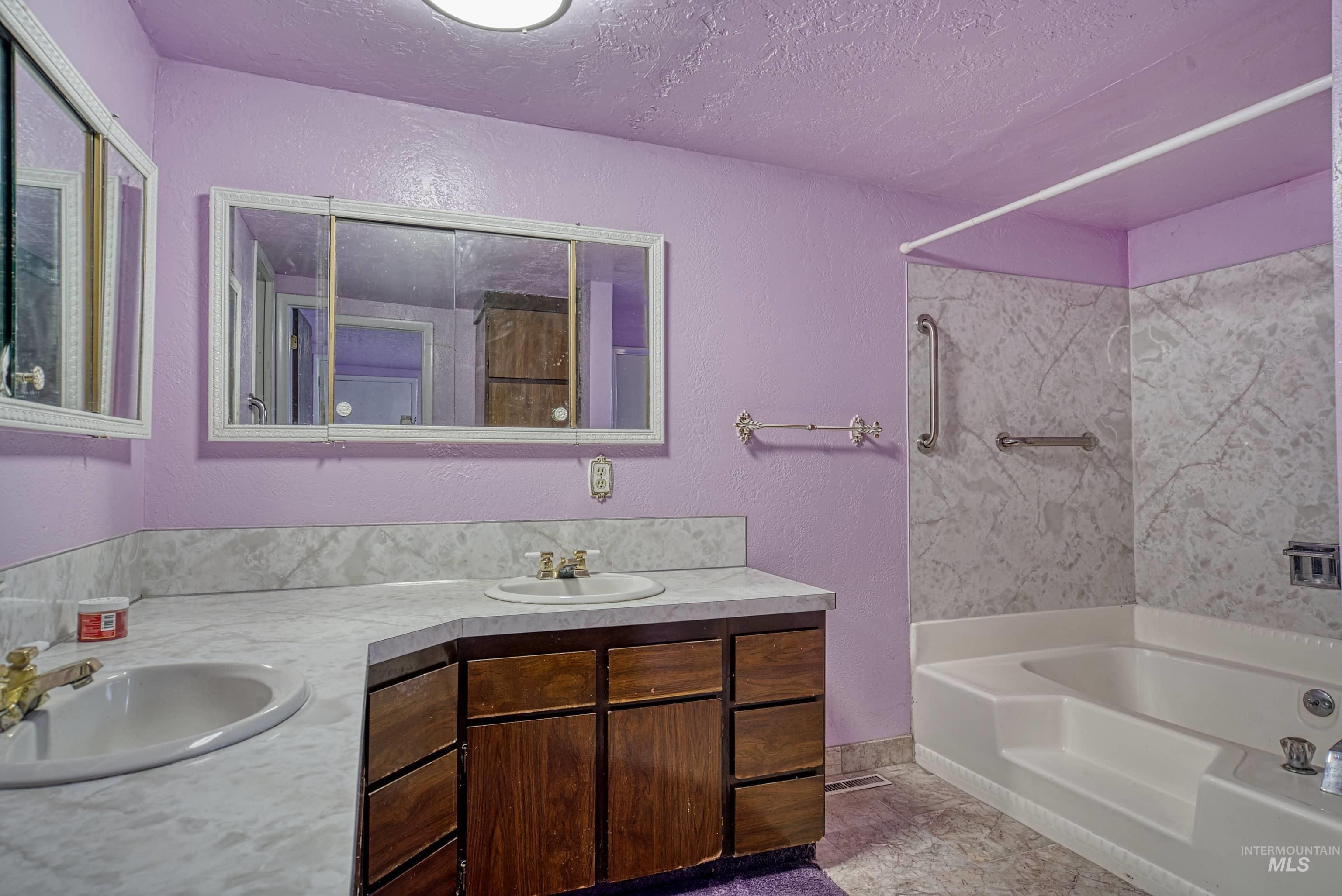 303 W 1st St, Middleton, Idaho 83644, 3 Bedrooms, 1.5 Bathrooms, Residential For Sale, Price $365,000, 98968093