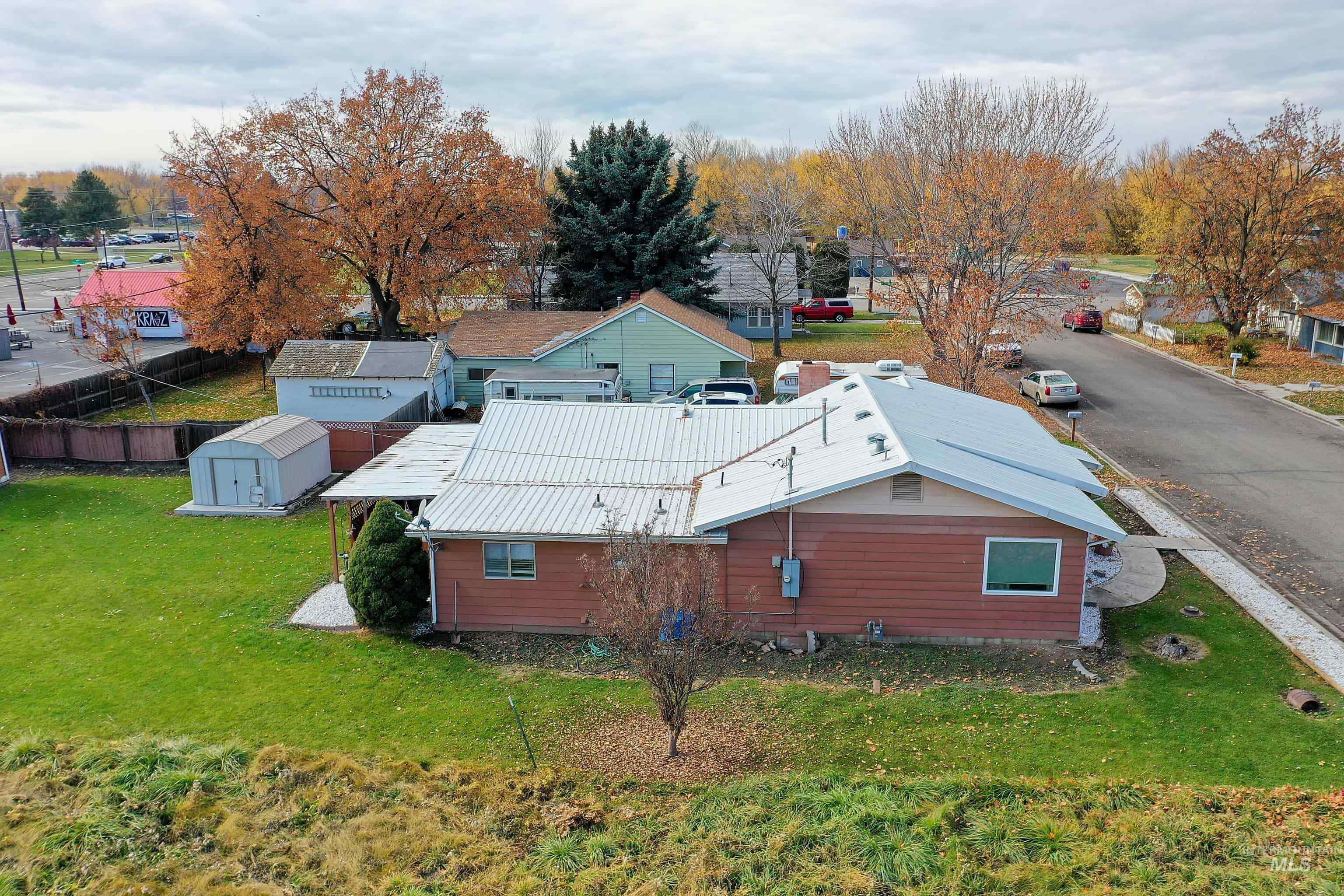 303 W 1st St, Middleton, Idaho 83644, 3 Bedrooms, 1.5 Bathrooms, Residential For Sale, Price $365,000, 98968093