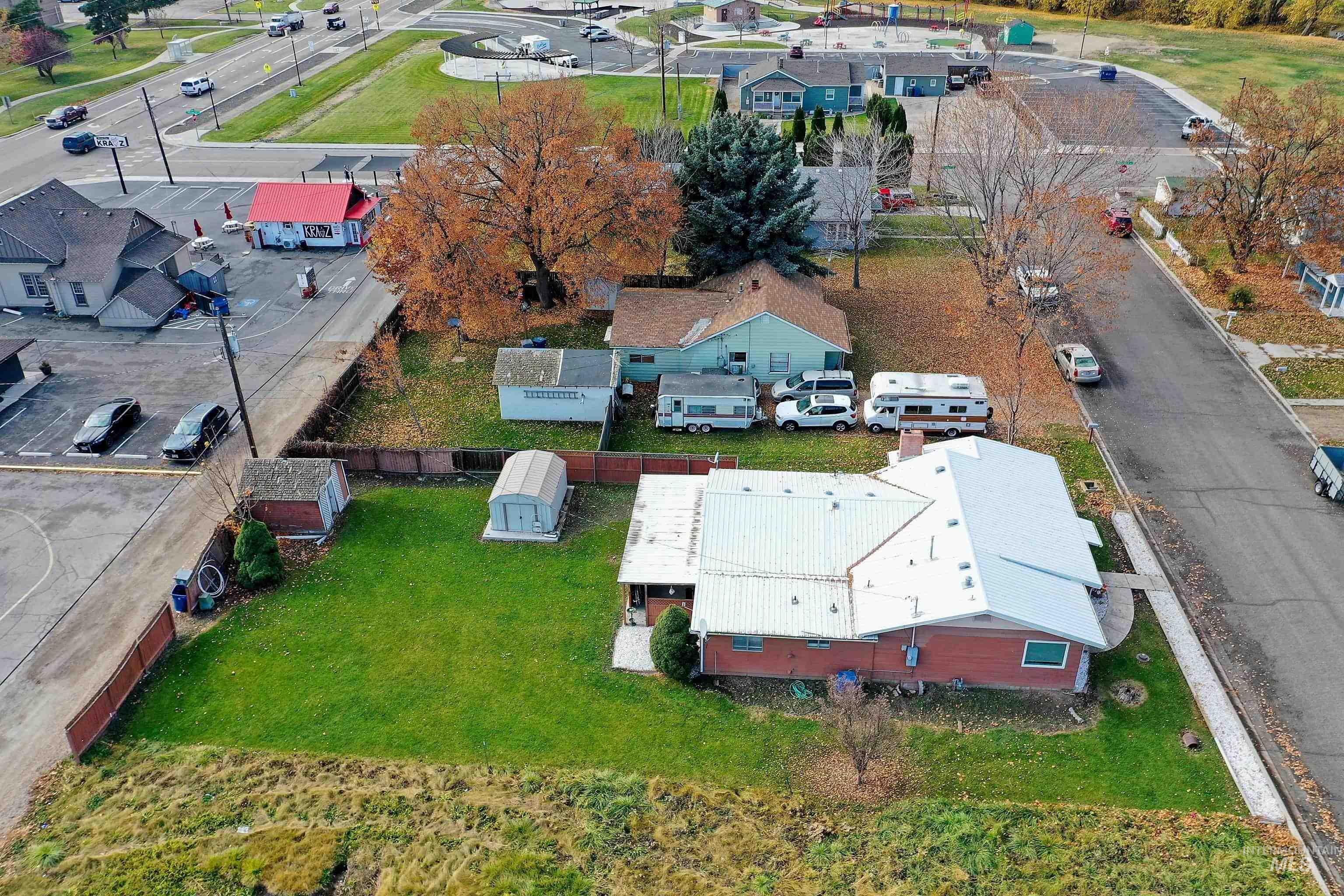 303 W 1st St, Middleton, Idaho 83644, 3 Bedrooms, 1.5 Bathrooms, Residential For Sale, Price $365,000, 98968093