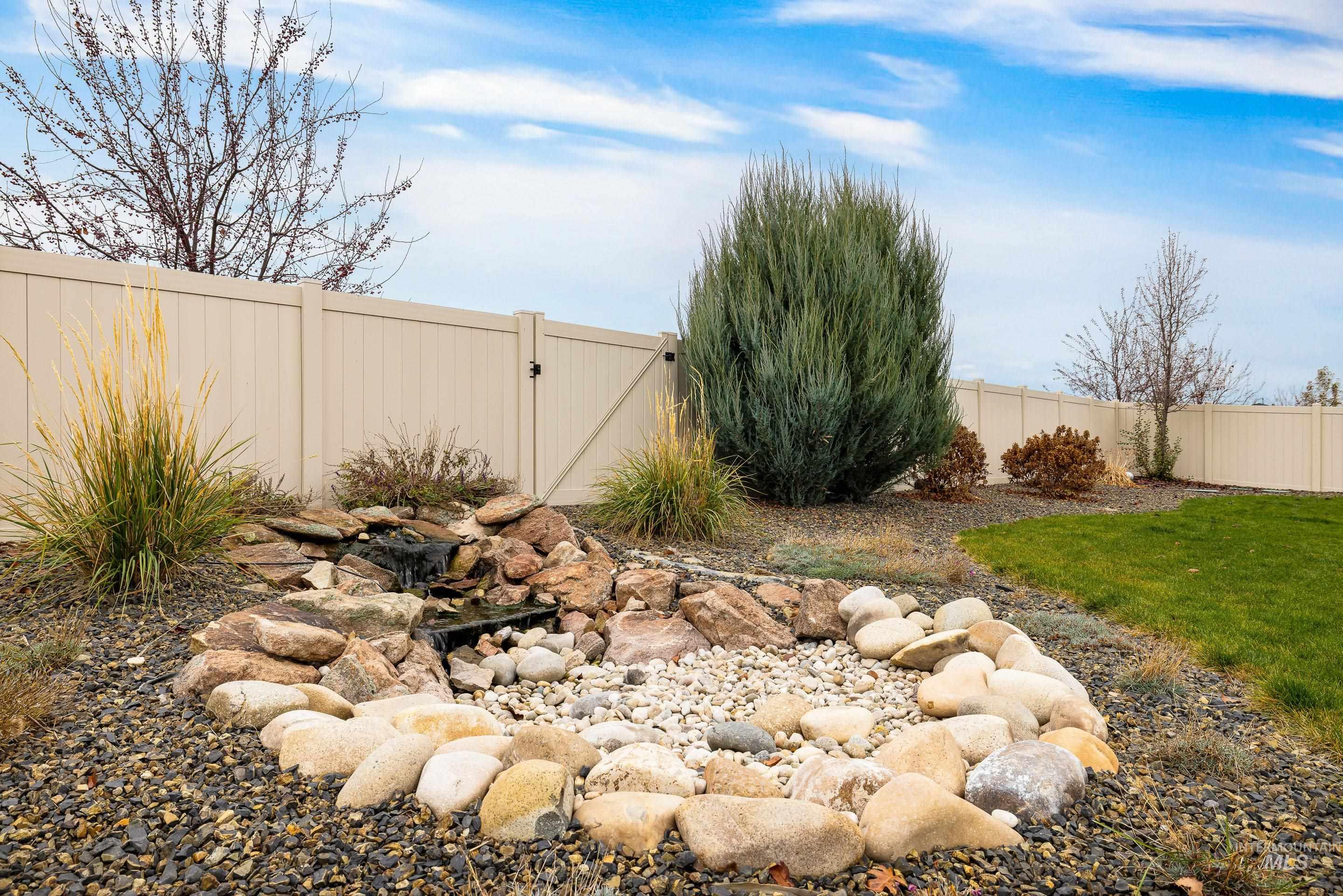 5525 W Philomena Dr, Meridian, Idaho 83646, 5 Bedrooms, 4 Bathrooms, Residential For Sale, Price $849,900, 98968094