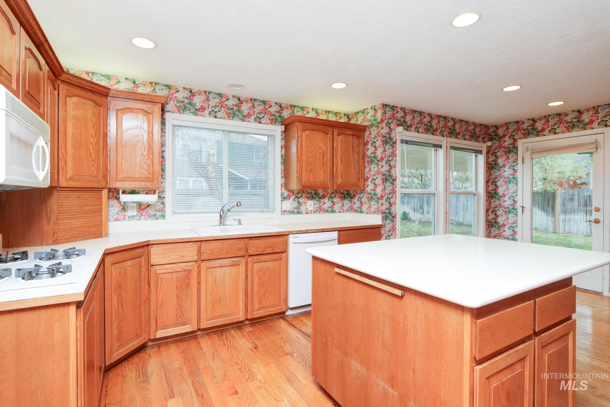 8037 W Innsbrook Ct, Boise, Idaho 83704, 3 Bedrooms, 2.5 Bathrooms, Residential For Sale, Price $699,000, 98968102