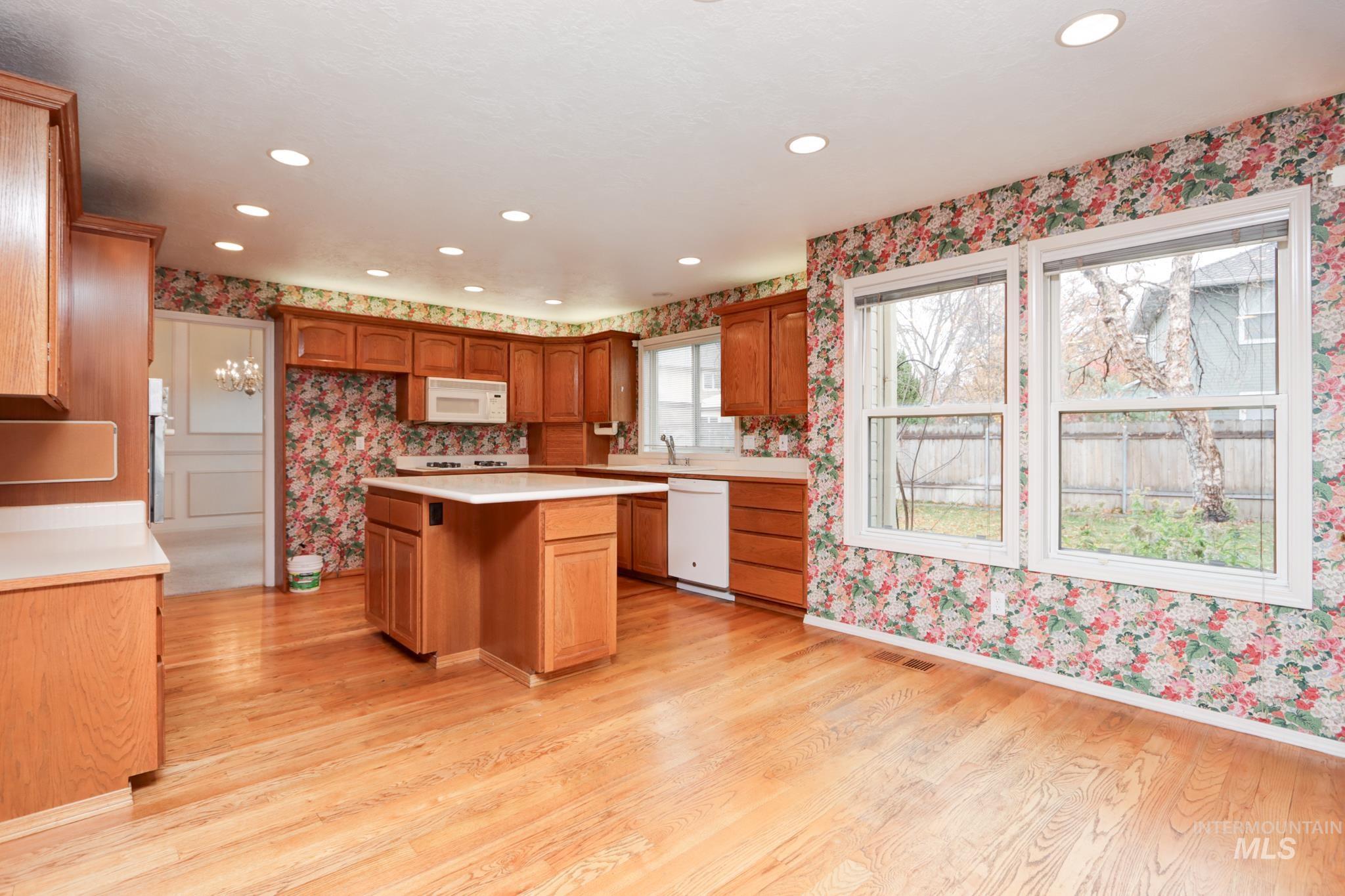 8037 W Innsbrook Ct, Boise, Idaho 83704, 3 Bedrooms, 2.5 Bathrooms, Residential For Sale, Price $699,000, 98968102