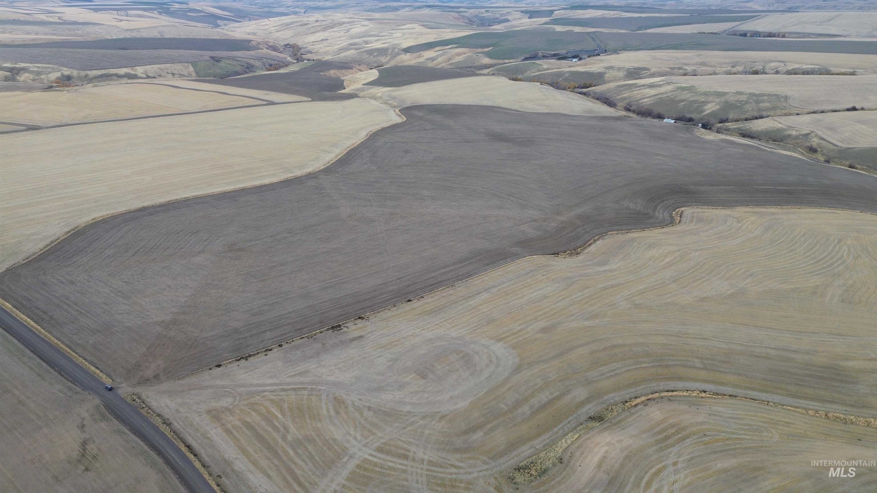 Aerial view of property and surrounding area