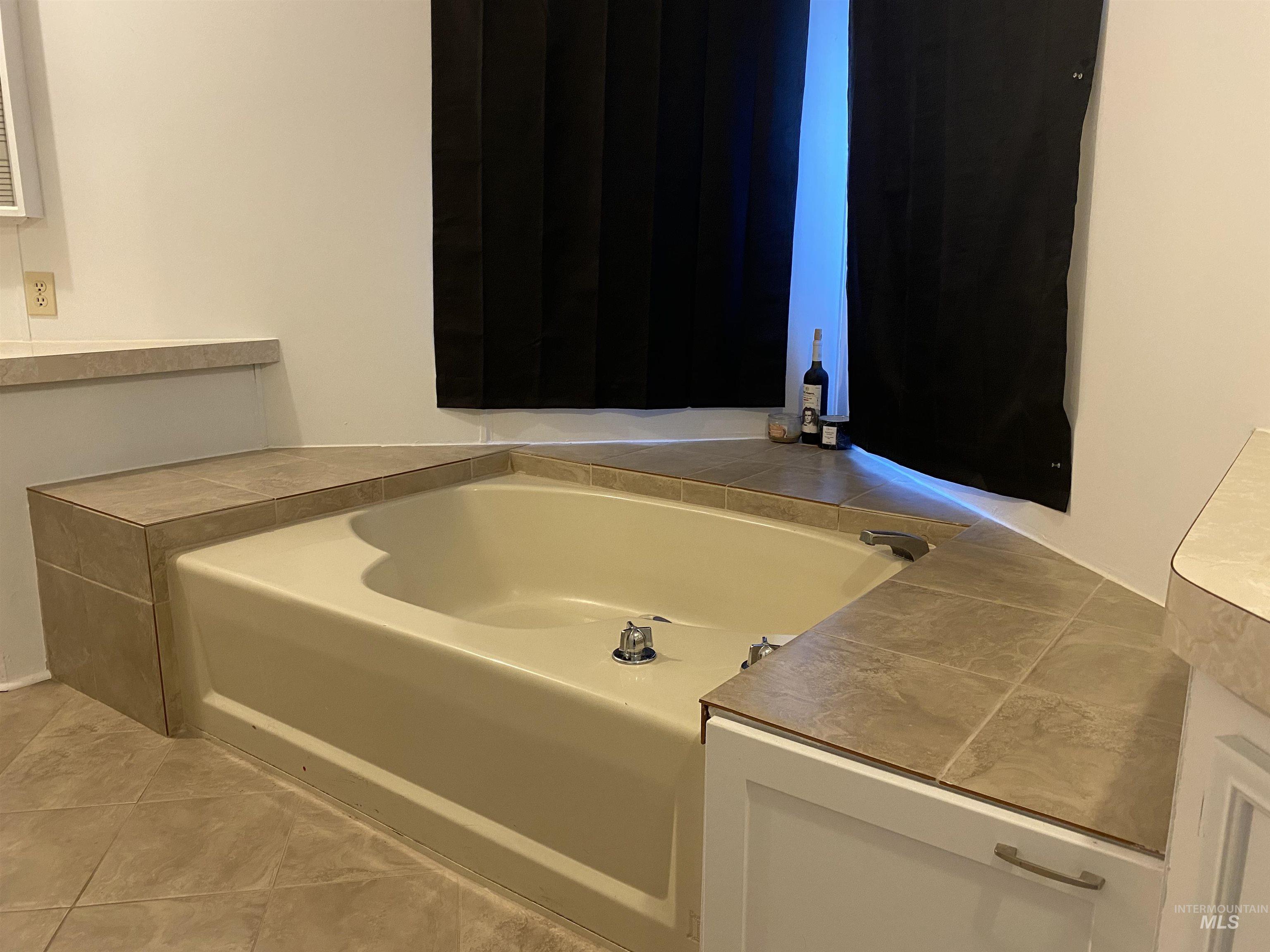 411 N Almon, Moscow, Idaho 83843, 3 Bedrooms, 2 Bathrooms, Residential For Sale, Price $105,000, 98968104