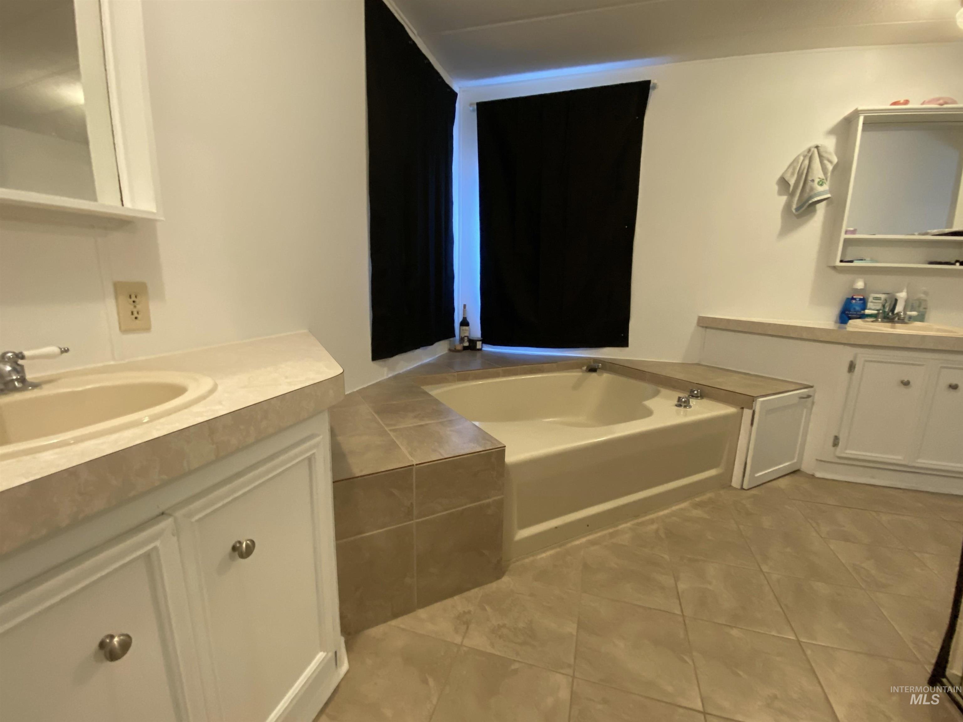 411 N Almon, Moscow, Idaho 83843, 3 Bedrooms, 2 Bathrooms, Residential For Sale, Price $105,000, 98968104