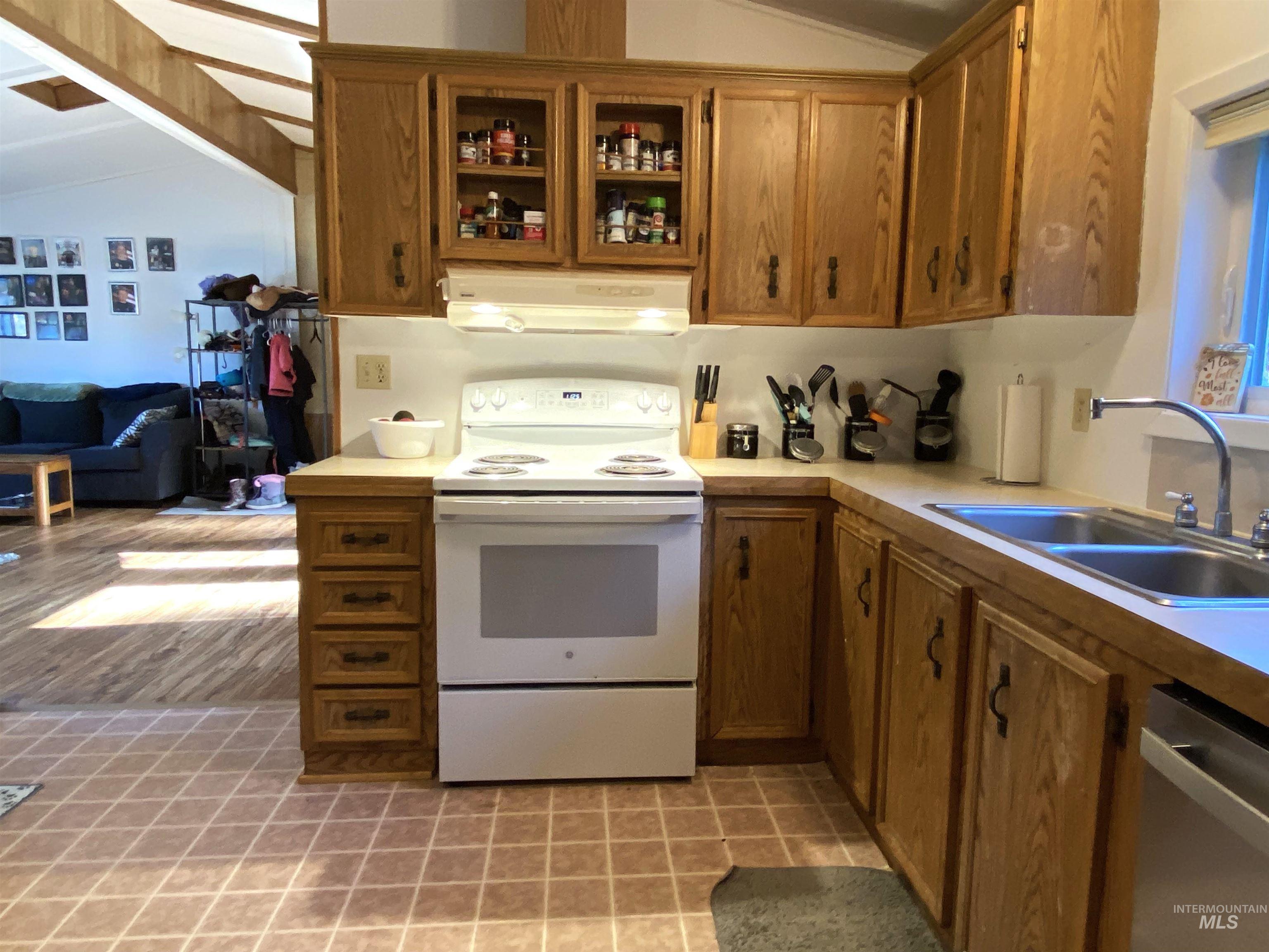 411 N Almon, Moscow, Idaho 83843, 3 Bedrooms, 2 Bathrooms, Residential For Sale, Price $105,000, 98968104