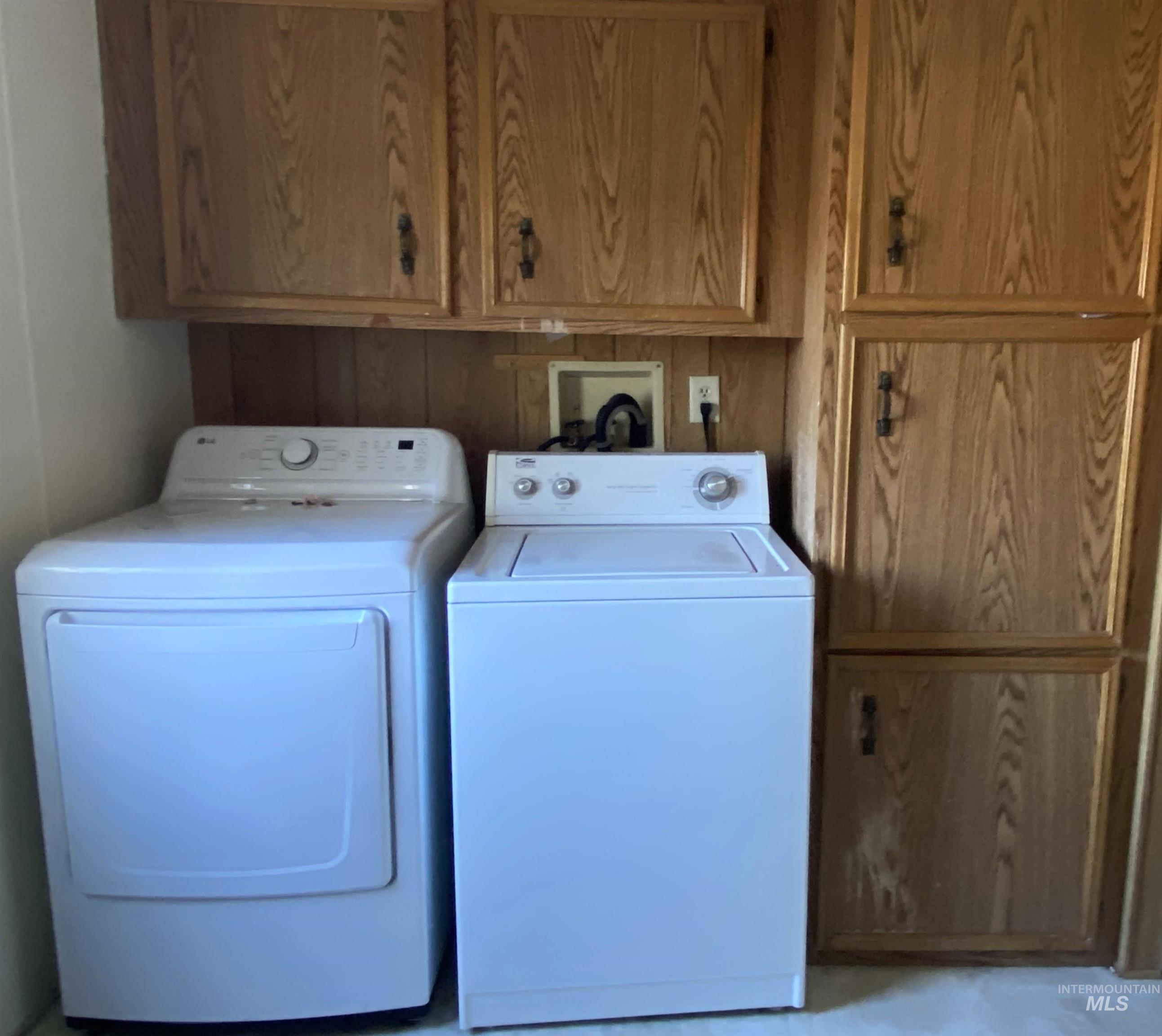 411 N Almon, Moscow, Idaho 83843, 3 Bedrooms, 2 Bathrooms, Residential For Sale, Price $105,000, 98968104