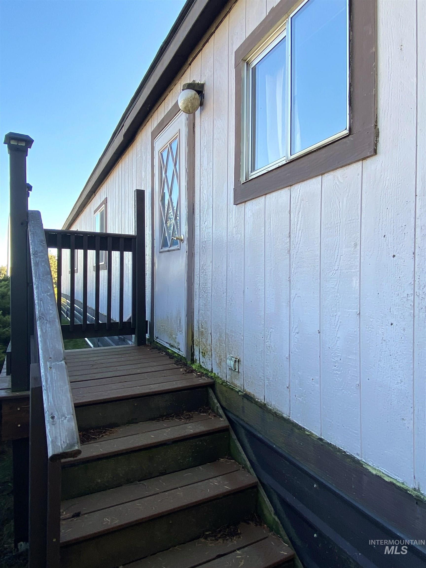 411 N Almon, Moscow, Idaho 83843, 3 Bedrooms, 2 Bathrooms, Residential For Sale, Price $105,000, 98968104