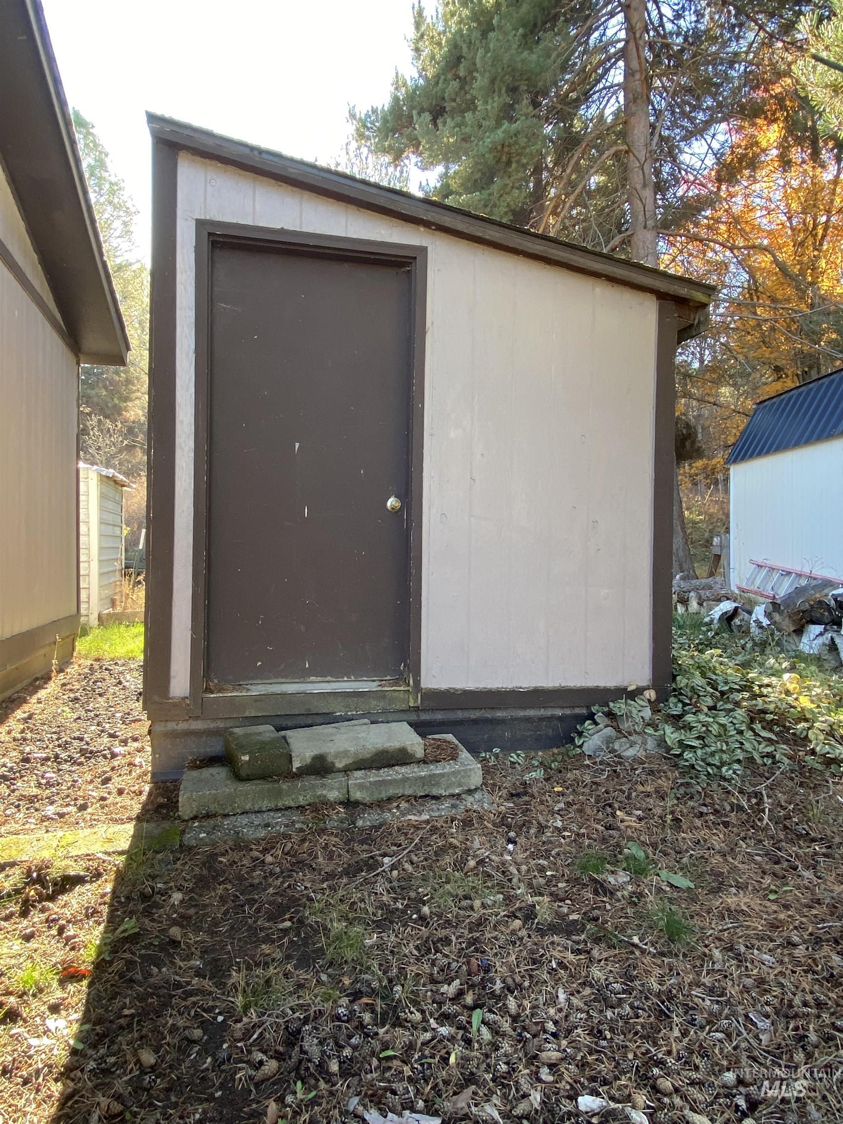 411 N Almon, Moscow, Idaho 83843, 3 Bedrooms, 2 Bathrooms, Residential For Sale, Price $105,000, 98968104