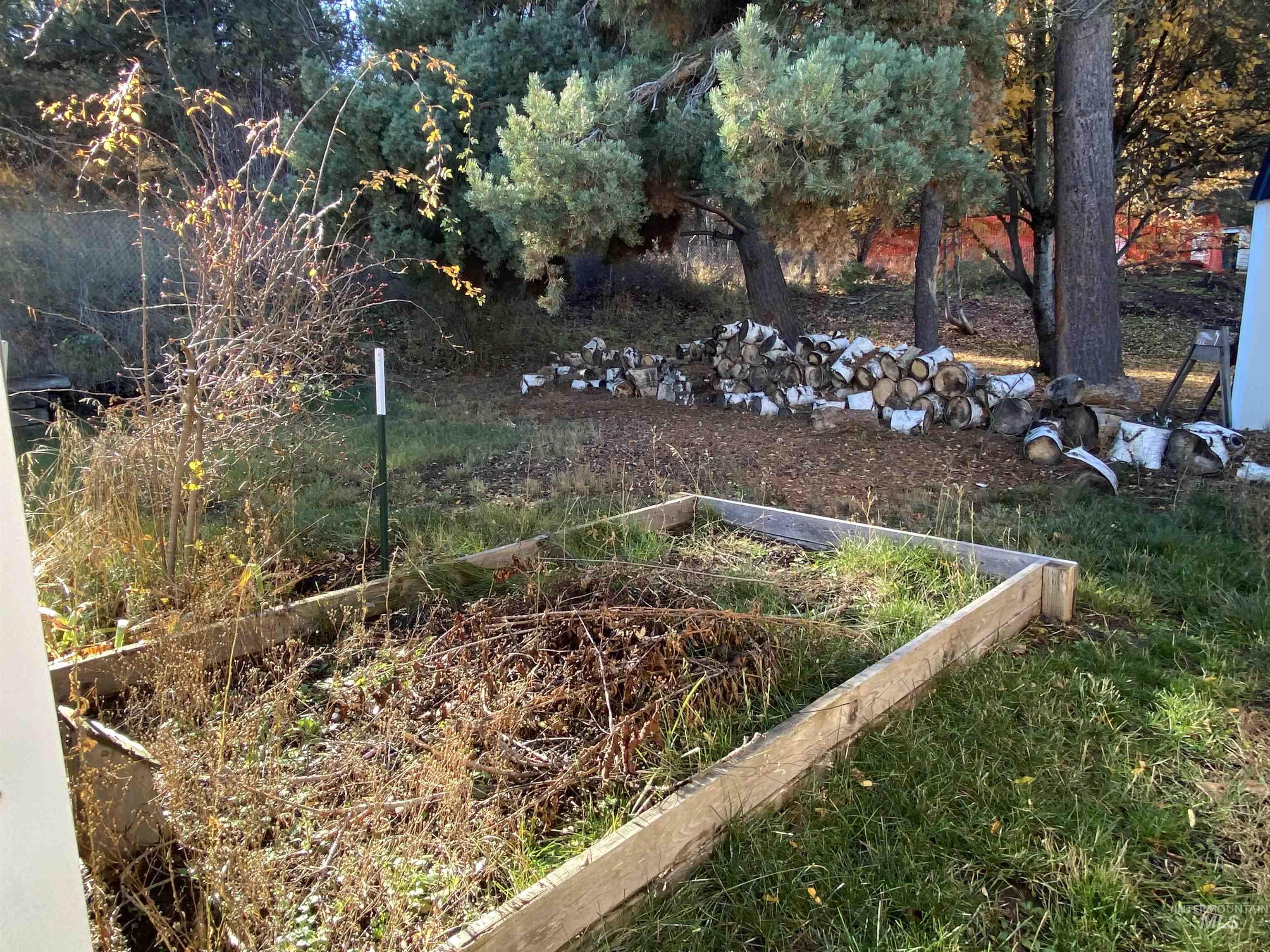 411 N Almon, Moscow, Idaho 83843, 3 Bedrooms, 2 Bathrooms, Residential For Sale, Price $105,000, 98968104