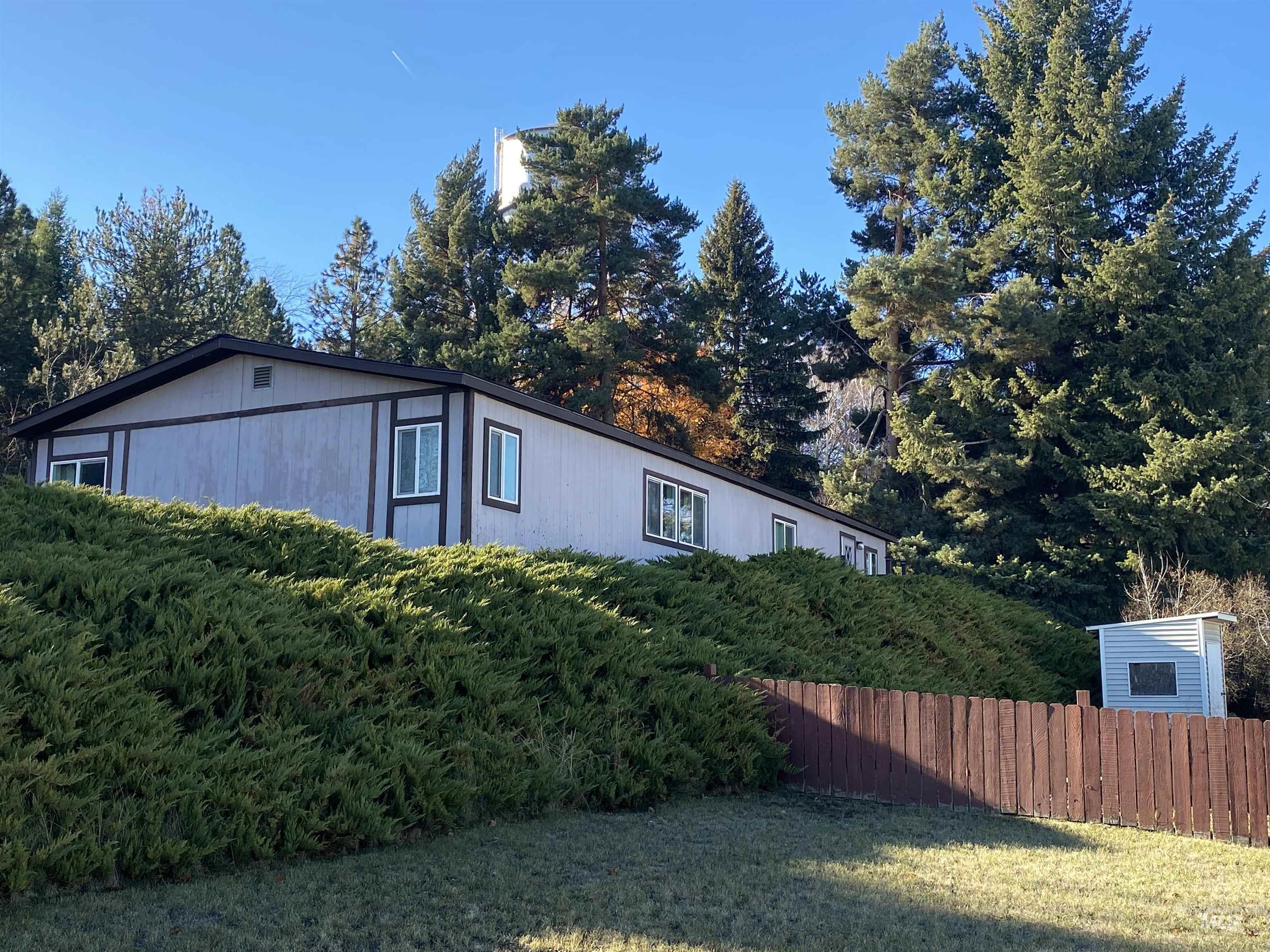 411 N Almon, Moscow, Idaho 83843, 3 Bedrooms, 2 Bathrooms, Residential For Sale, Price $105,000, 98968104