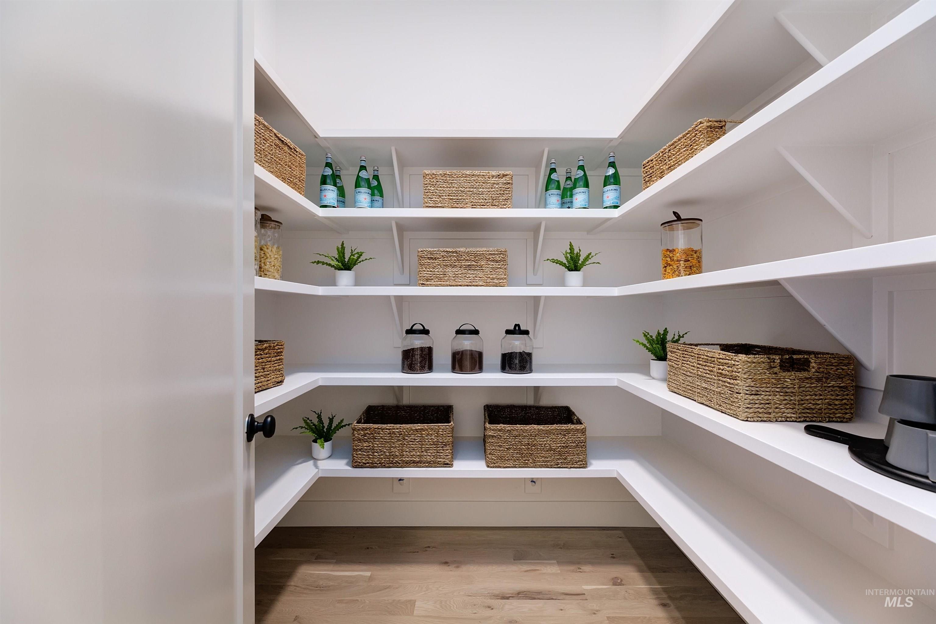 2536 S Linnet Place, Boise, Idaho 83716, 5 Bedrooms, 4.5 Bathrooms, Residential For Sale, Price $1,824,900, 98968111