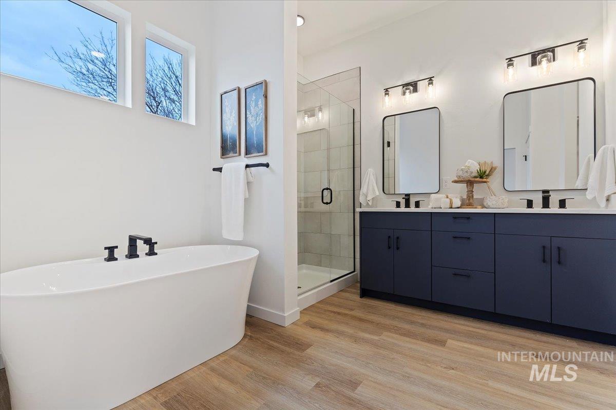 2013 S Makar Ln, Boise, Idaho 83706, 3 Bedrooms, 3 Bathrooms, Residential For Sale, Price $625,000, 98968115