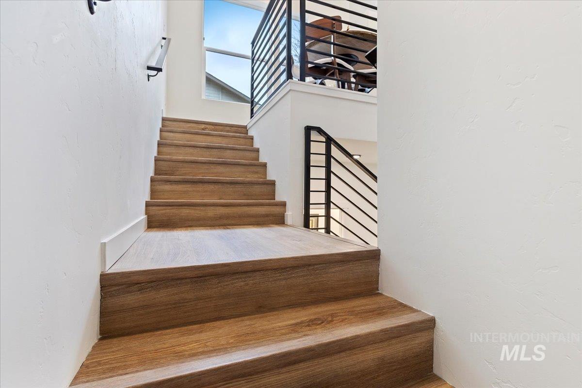 2013 S Makar Ln, Boise, Idaho 83706, 3 Bedrooms, 3 Bathrooms, Residential For Sale, Price $625,000, 98968115