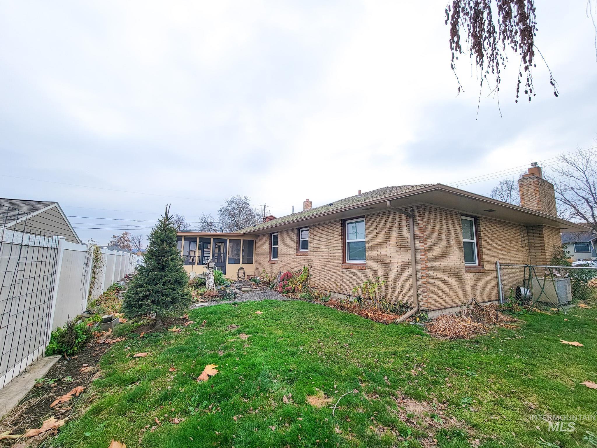 618 Highland, Clarkston, Idaho 99403, 3 Bedrooms, 2 Bathrooms, Residential For Sale, Price $399,900, 98968117