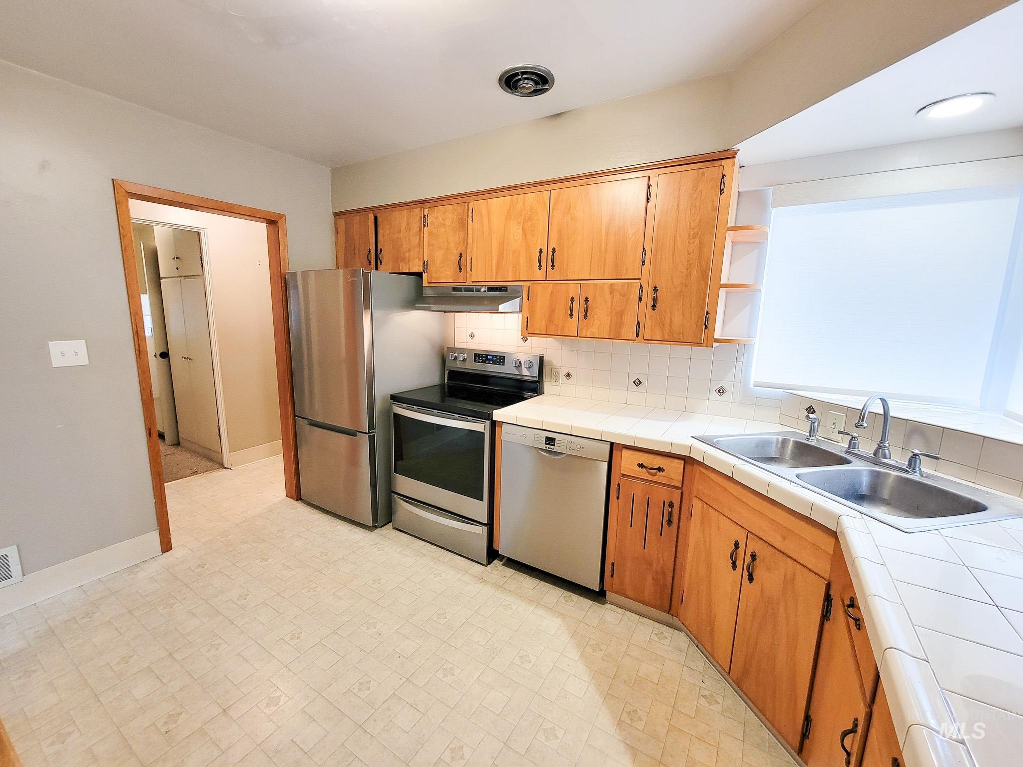 618 Highland, Clarkston, Idaho 99403, 3 Bedrooms, 2 Bathrooms, Residential For Sale, Price $399,900, 98968117