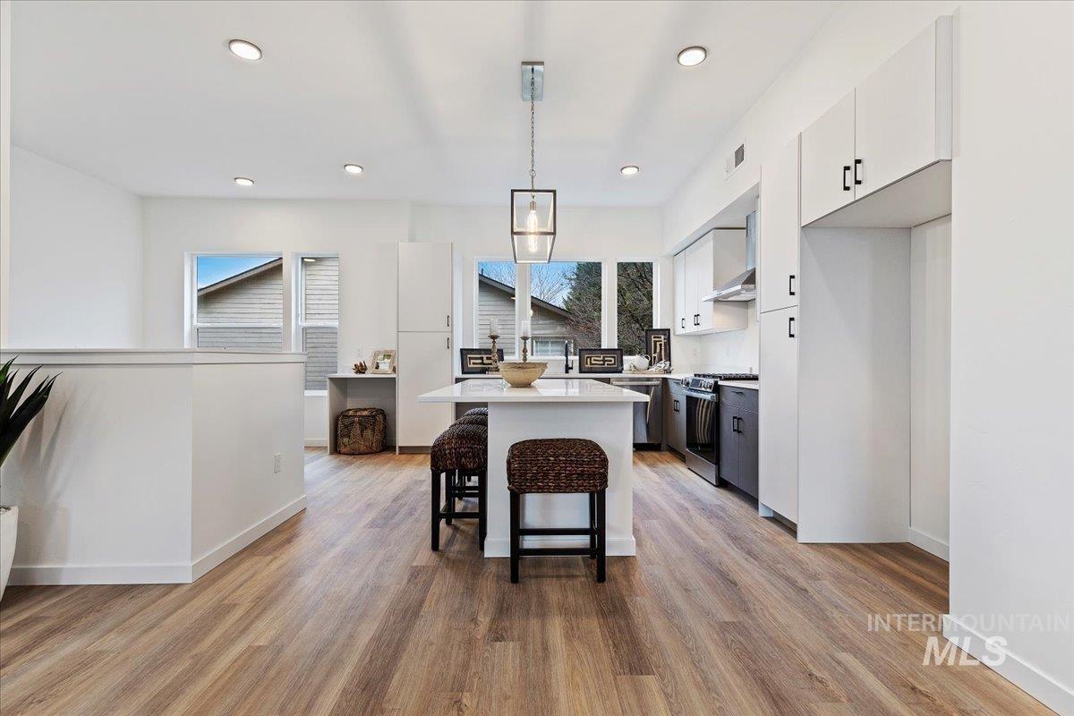 2043 S Makar Ln, Boise, Idaho 83706, 3 Bedrooms, 3.5 Bathrooms, Residential For Sale, Price $795,000, 98968120