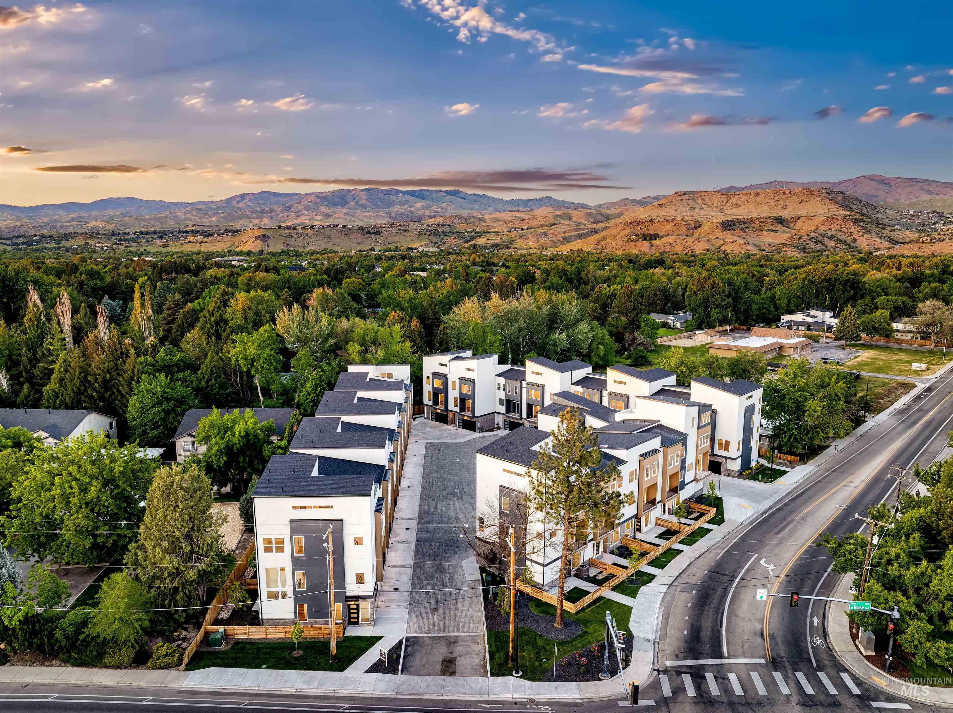 2043 S Makar Ln, Boise, Idaho 83706, 3 Bedrooms, 3.5 Bathrooms, Residential For Sale, Price $795,000, 98968120