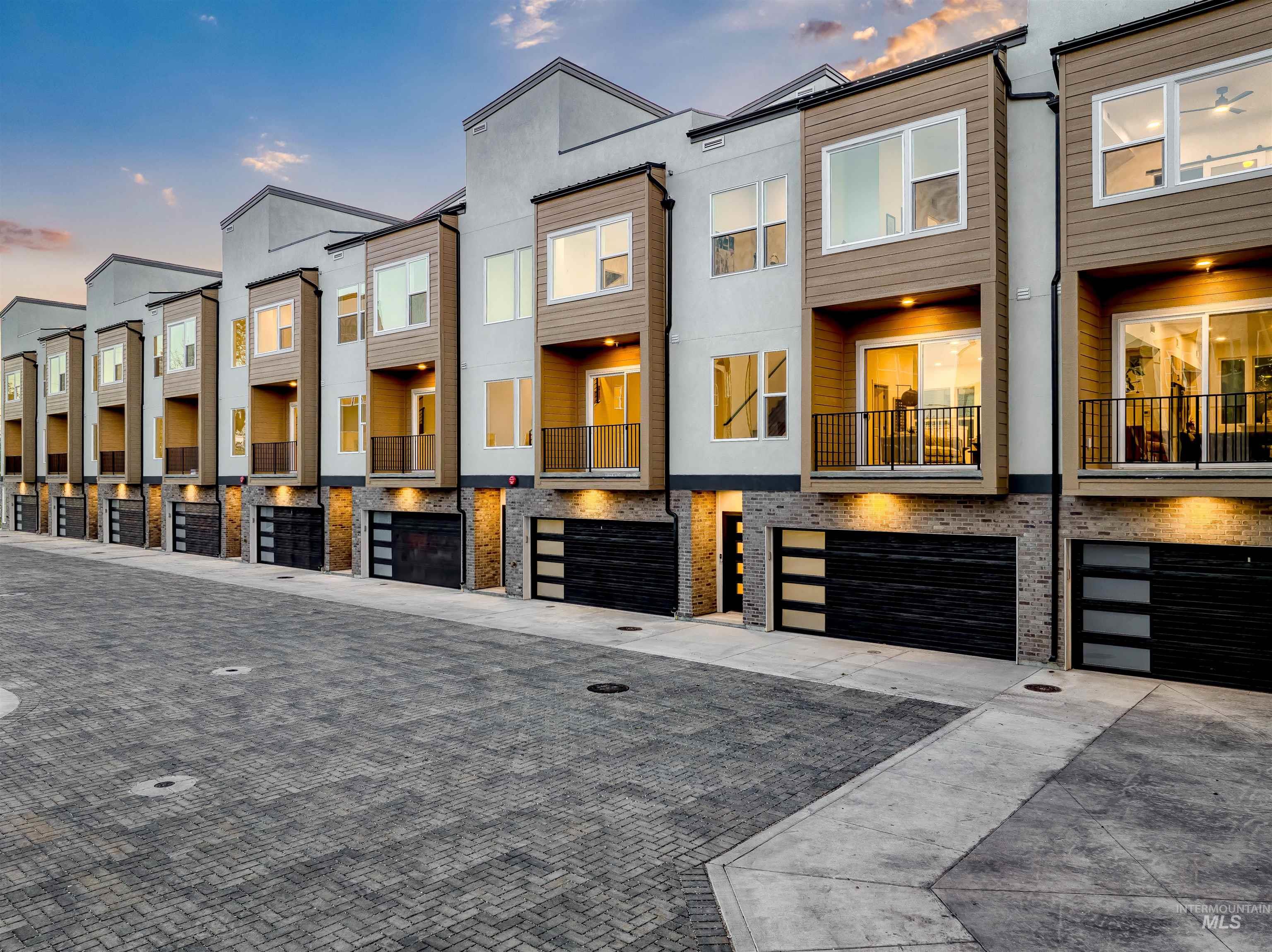 2043 S Makar Ln, Boise, Idaho 83706, 3 Bedrooms, 3.5 Bathrooms, Residential For Sale, Price $795,000, 98968120